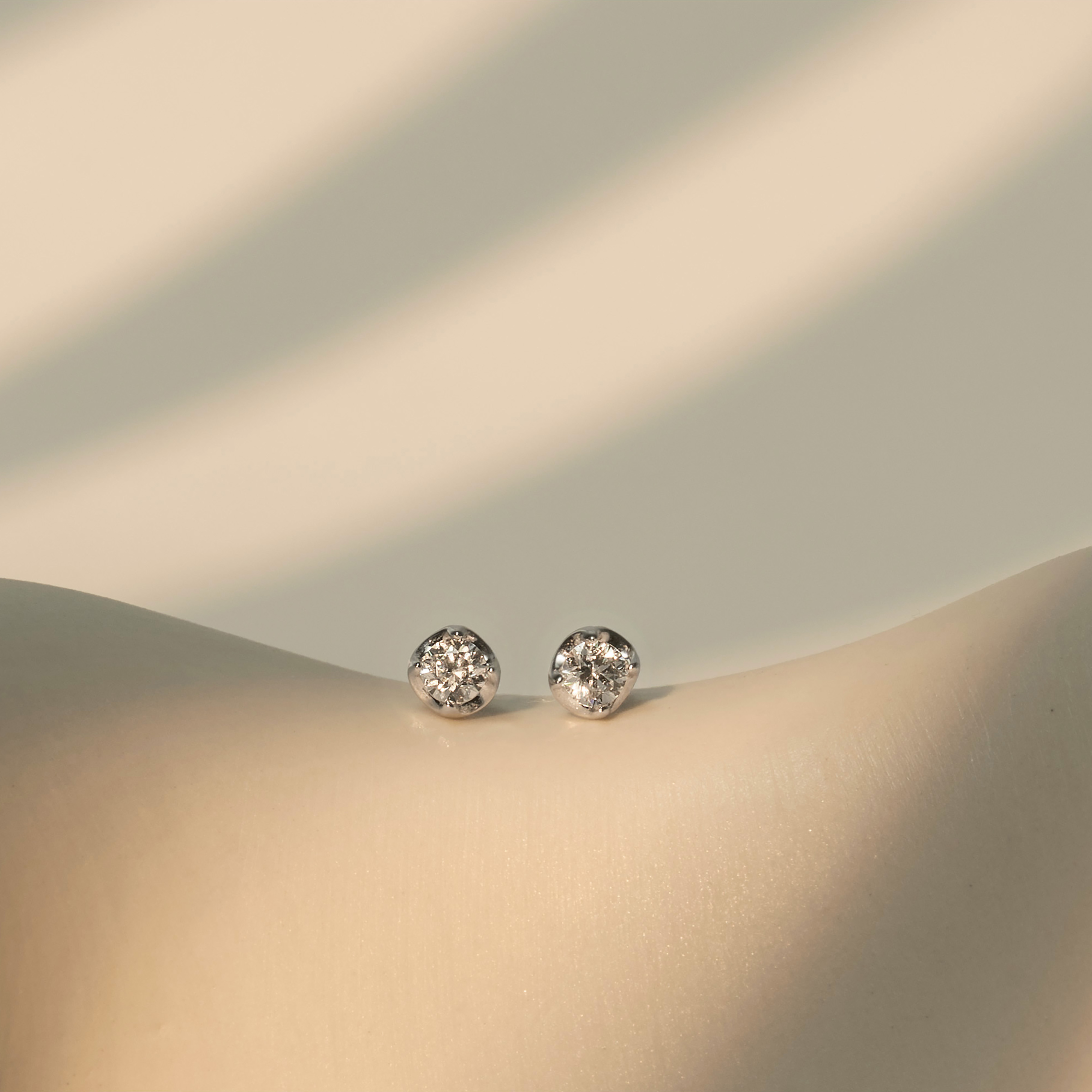 925純銀耳環，可以改耳夾，頂級鋯石