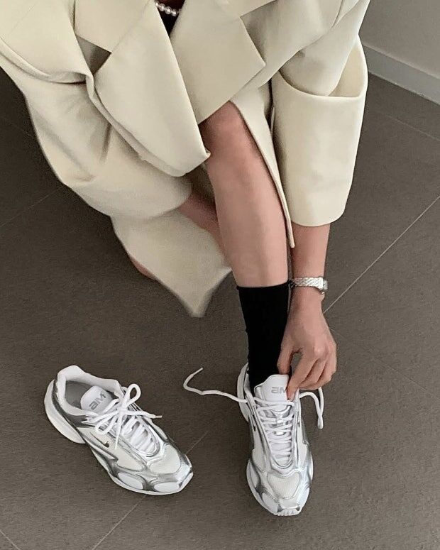 【Luxury】Nike Wmns Air Max Muse  Metallic Silver 卡寶同款  金屬白銀 舒適百搭減震支撐 低幫 休閒跑步鞋 女款 白銀