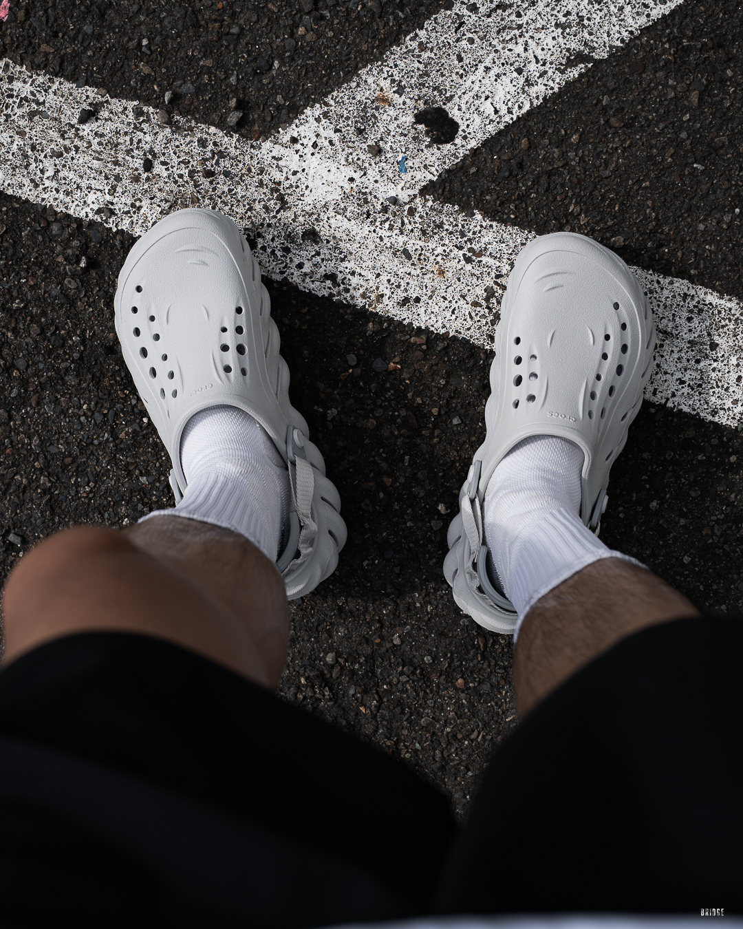 『你最期待的百搭灰波波』Crocs Echo Clog 大氣灰 207937-1FT