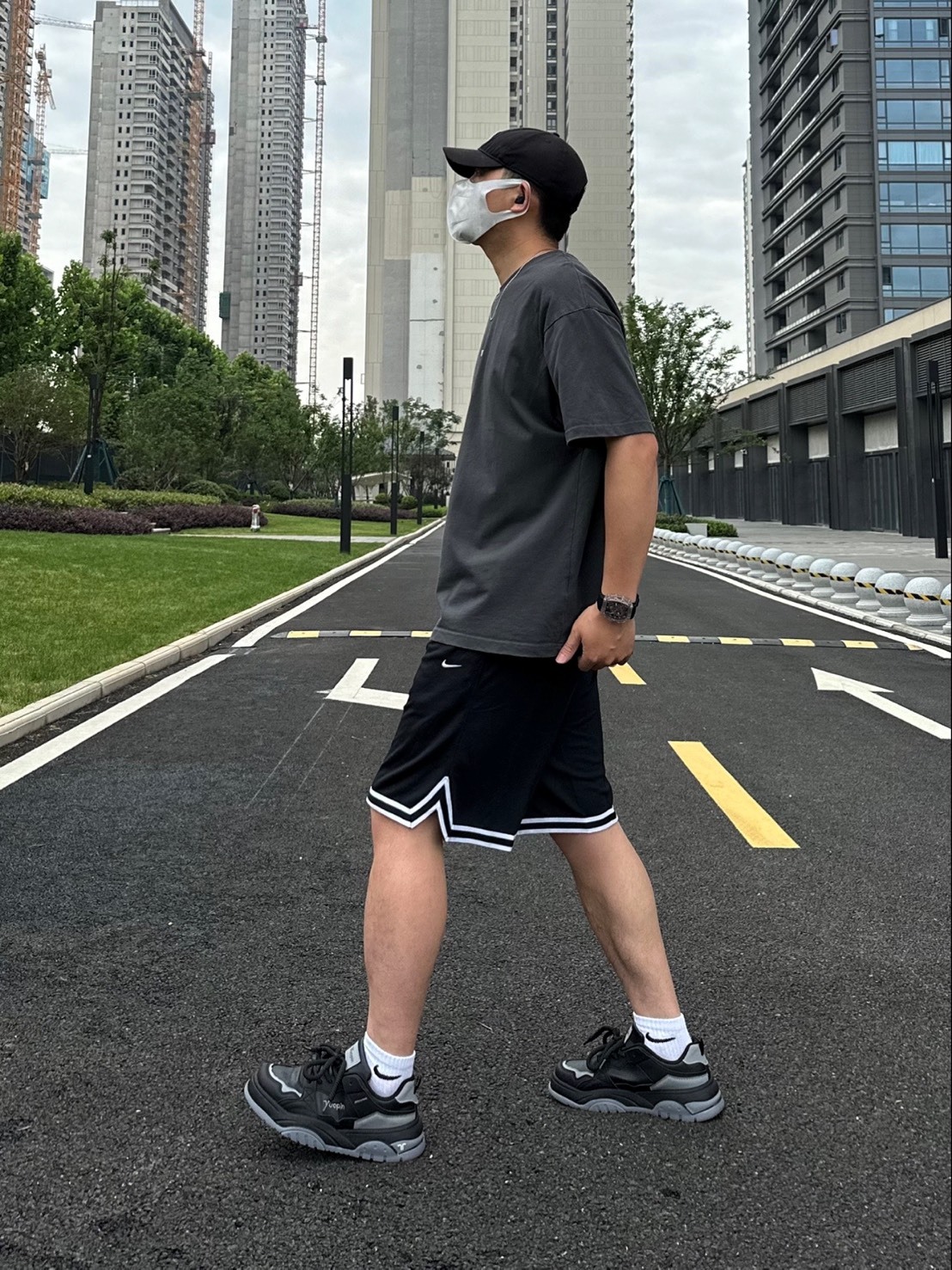 NIKE DRI-FIT DNA 速乾 網眼 短褲 黑