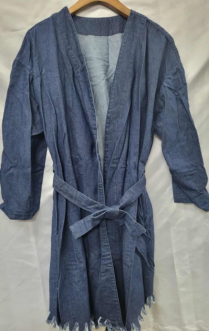 女裝 牛仔中長款束腰外套 （清貨價貨品，不設退換）AT8 349