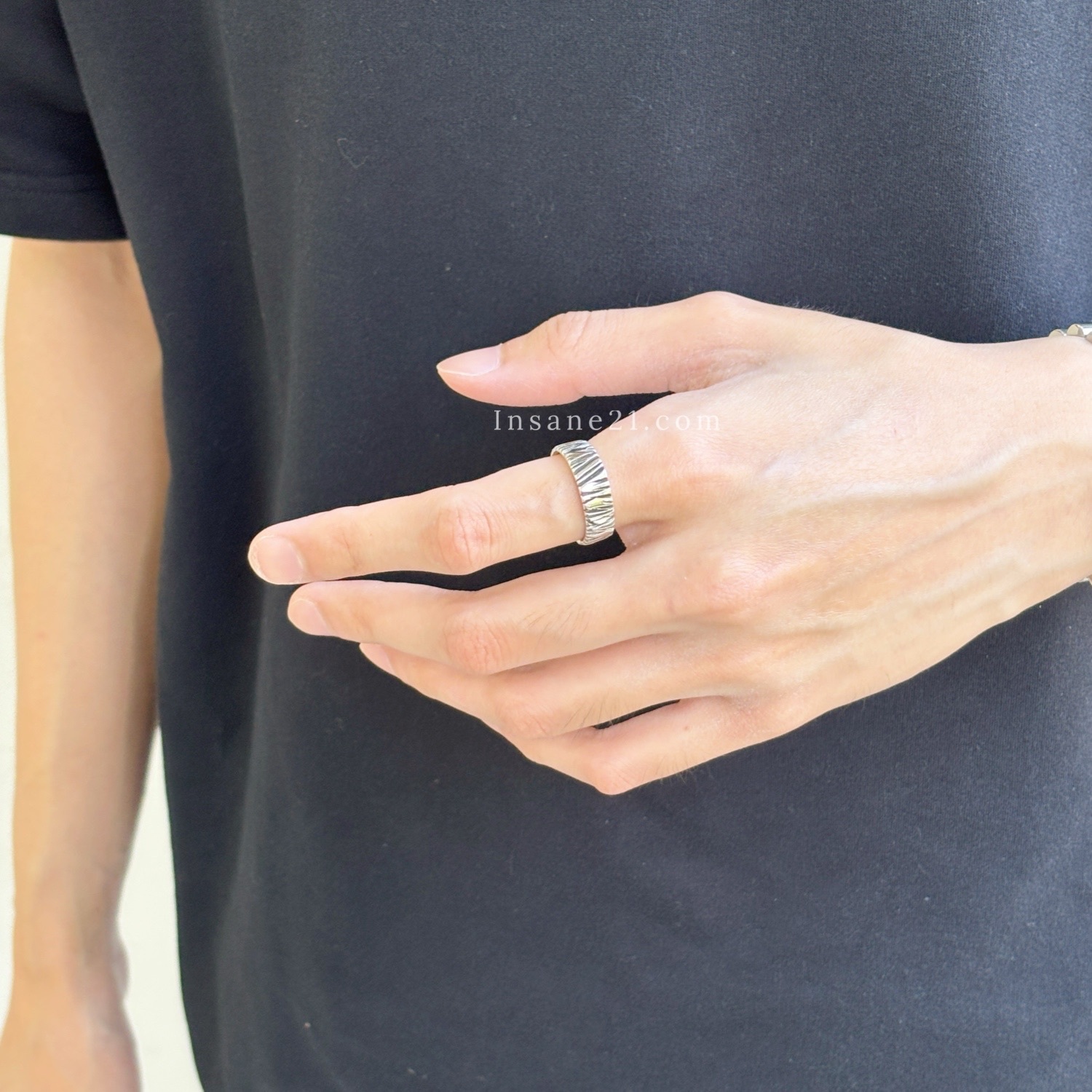 刻痕造型 戒指 黑銀色/白銀色 日常穿搭 情侶款