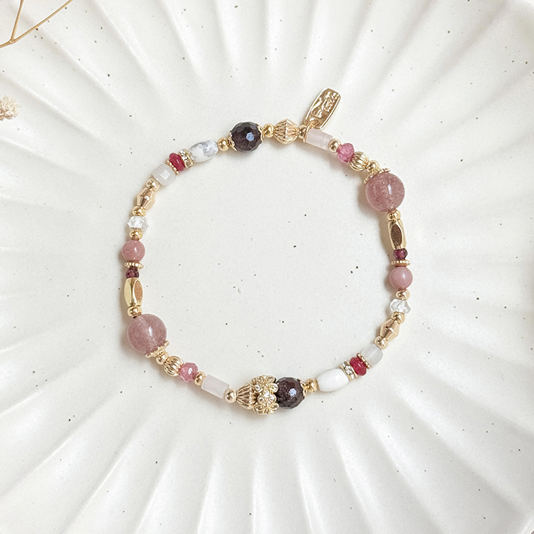 生日花 • 伍月壹 • 紅花石竹 – 石榴草莓晶 – 手鍊