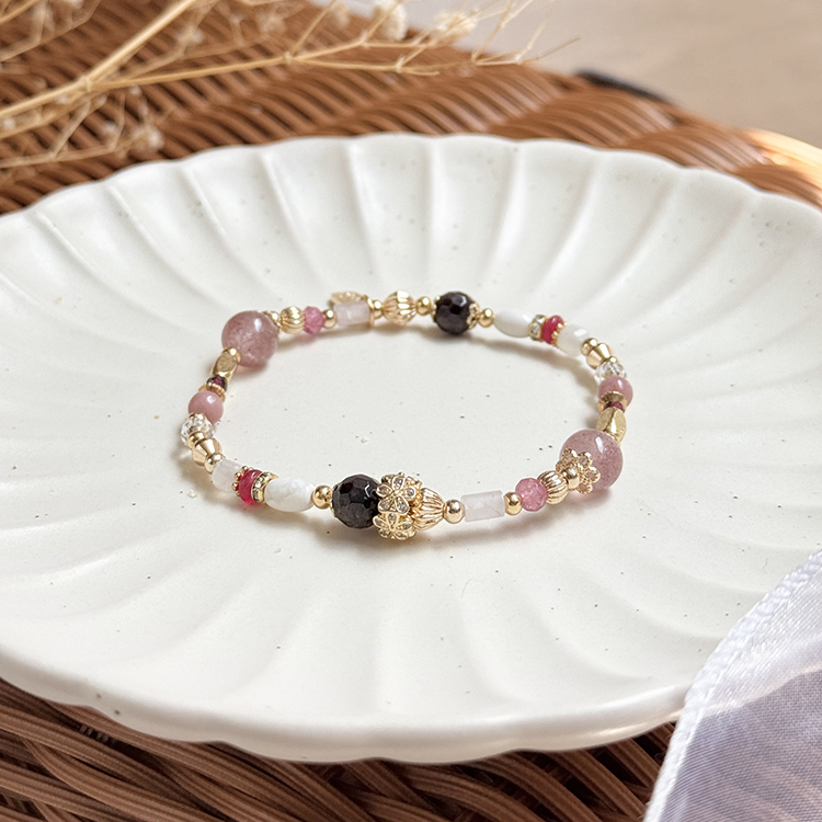 生日花 • 伍月壹 • 紅花石竹 – 石榴草莓晶 – 手鍊