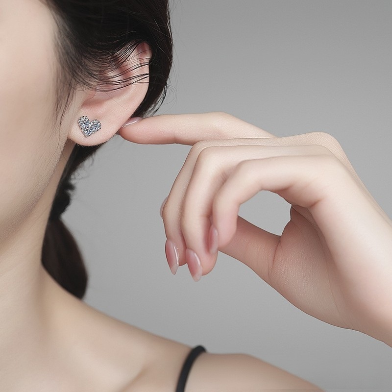 莫桑鑽珠邊心形耳環       E06C003