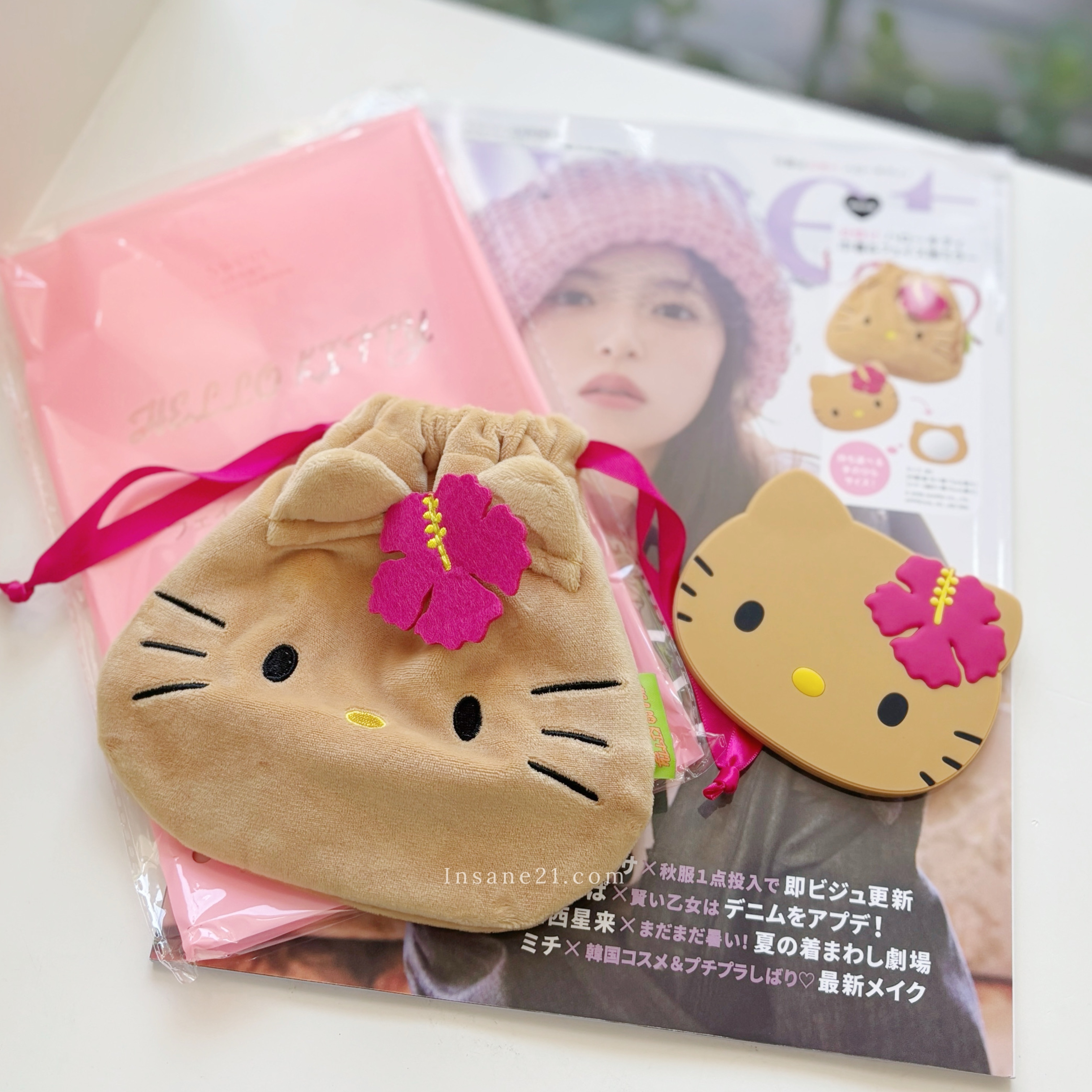 SANRIO HELLO KITTY 雜誌 組合包 曬黑束口袋 曬黑鏡子