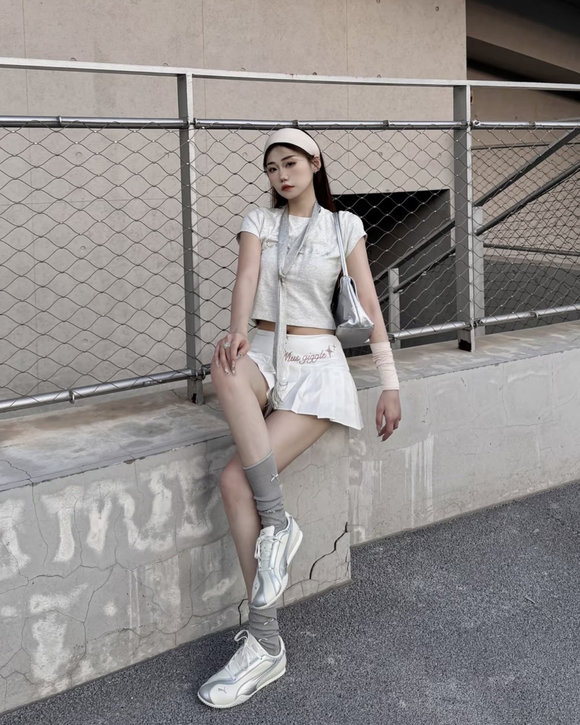 【預購】PUMA BELLA V2 LEATHER 奶油銀白 40404302