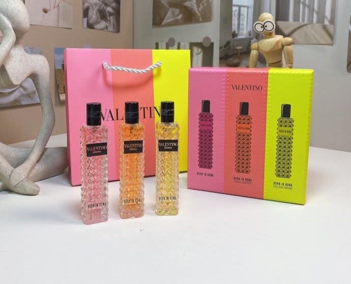 Valentino華倫天奴明星隨行香三件套禮盒，附噴頭15ml*3