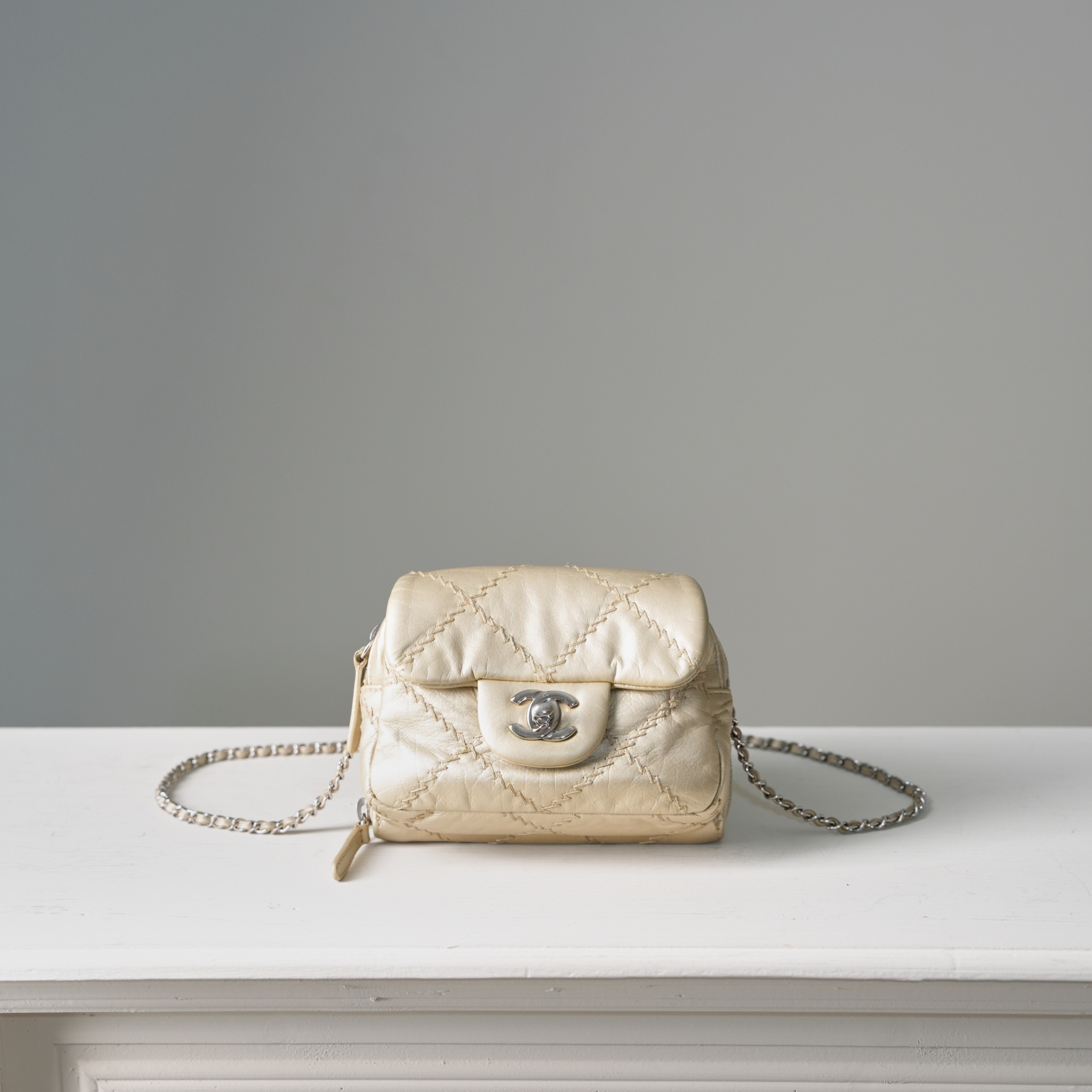 Chanel 金色雙層小包