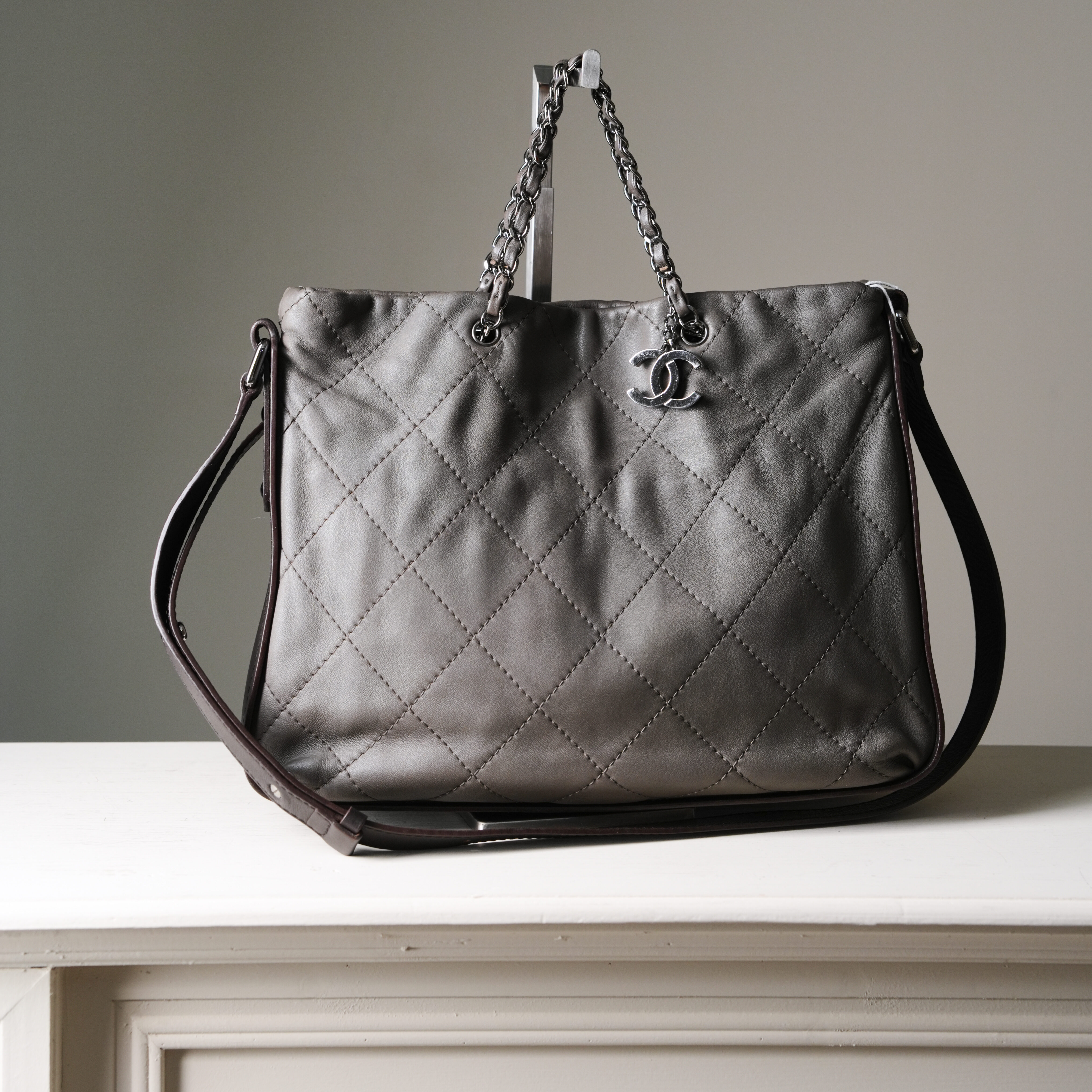 Chanel 拚皮外縫托特包