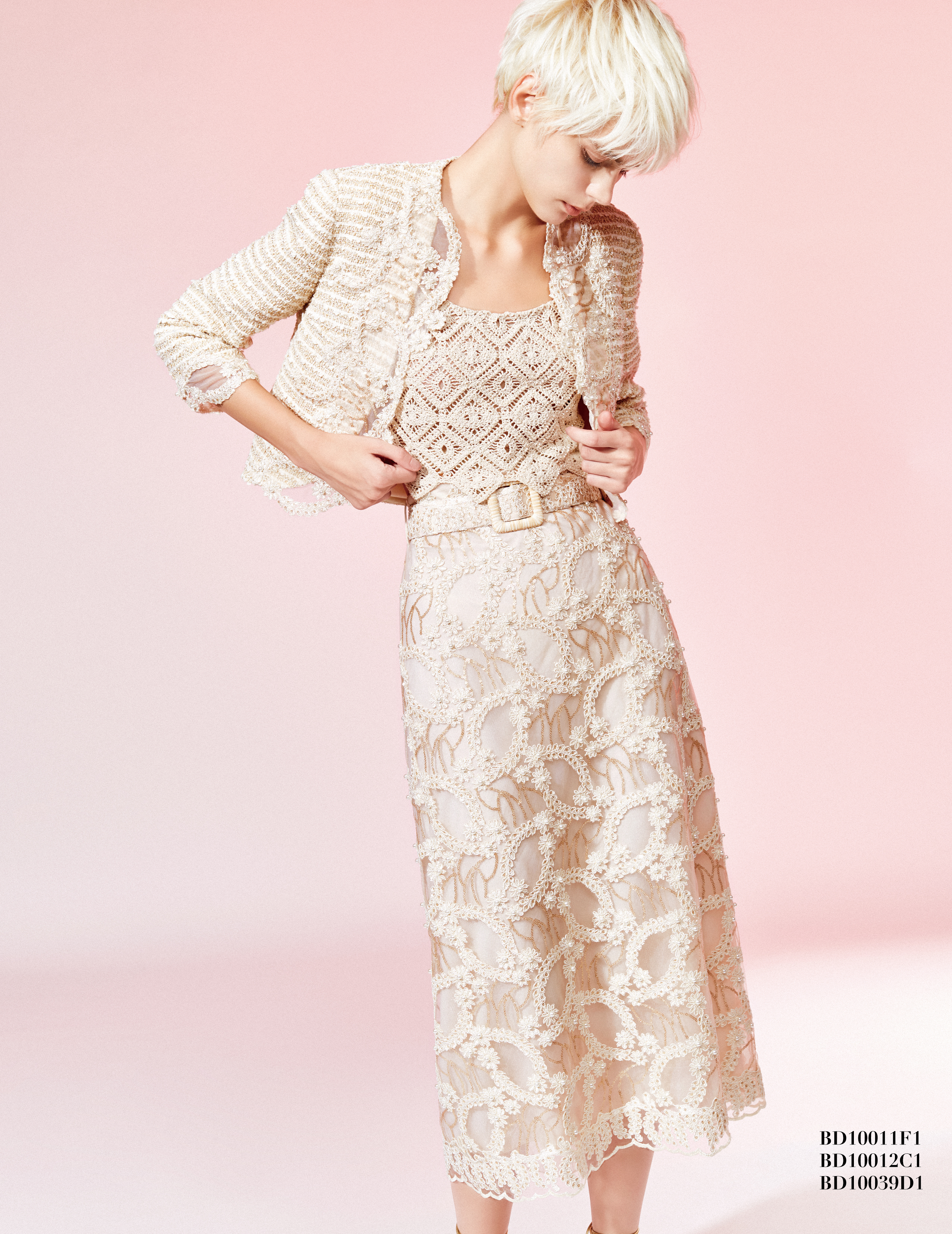 BD10012C1 浮雕花園珍珠點綴藤花刺繡長鉛筆裙 (附腰帶)