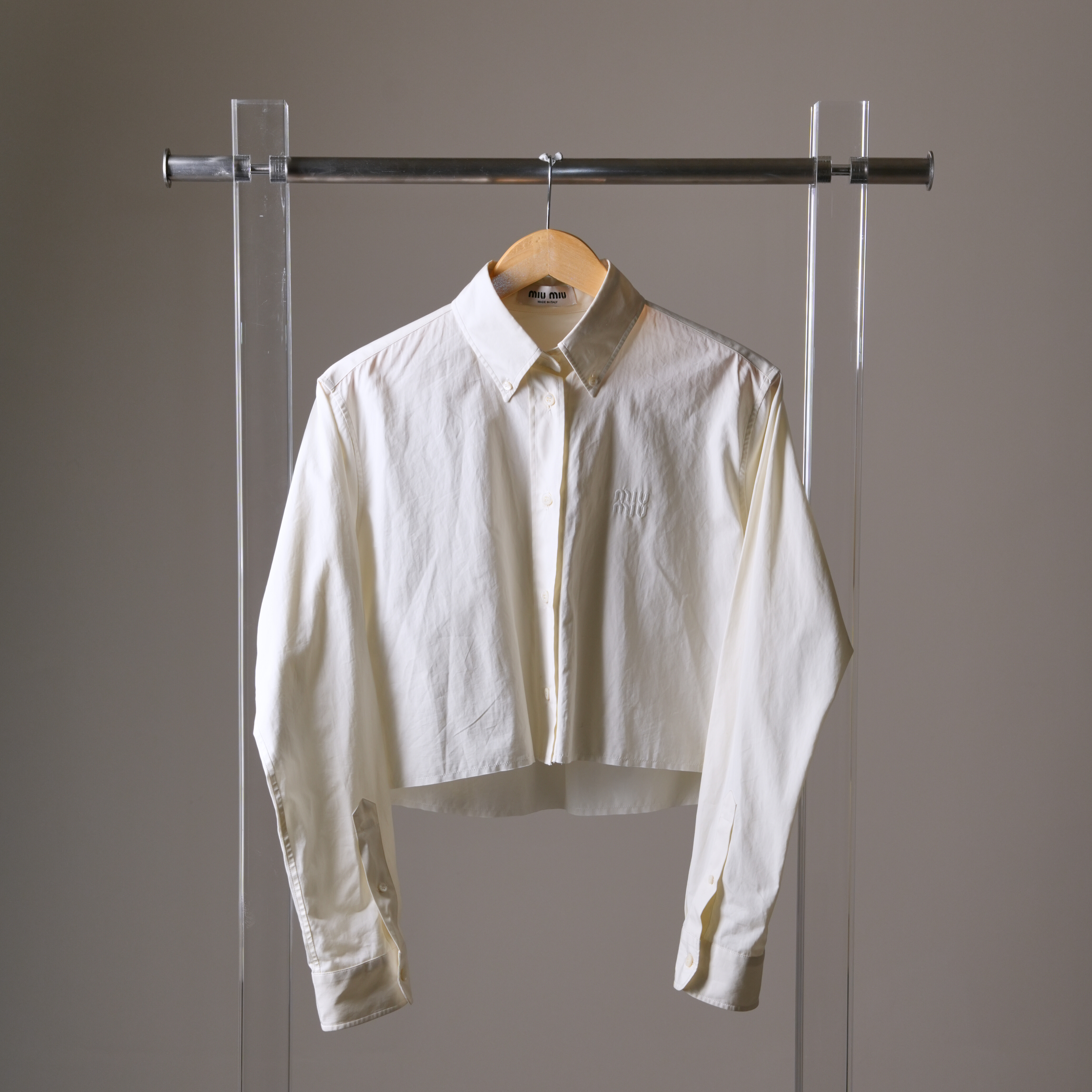 miu miu  白色短版襯衫