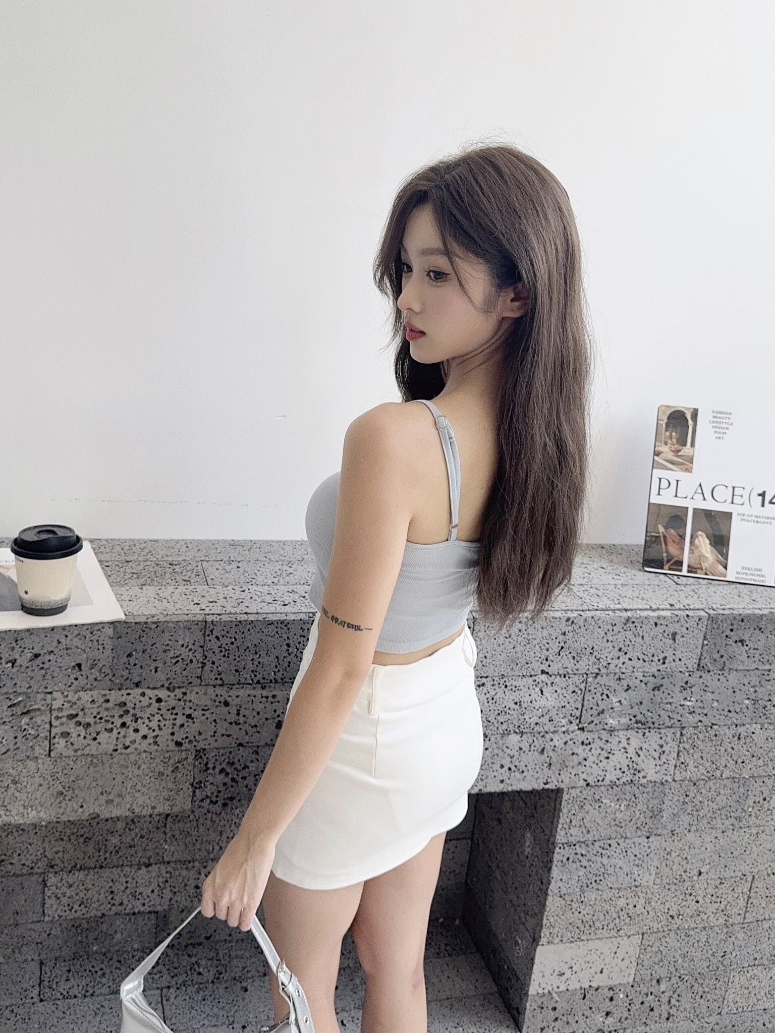 質感鐵牌吊肩罩杯背心💗