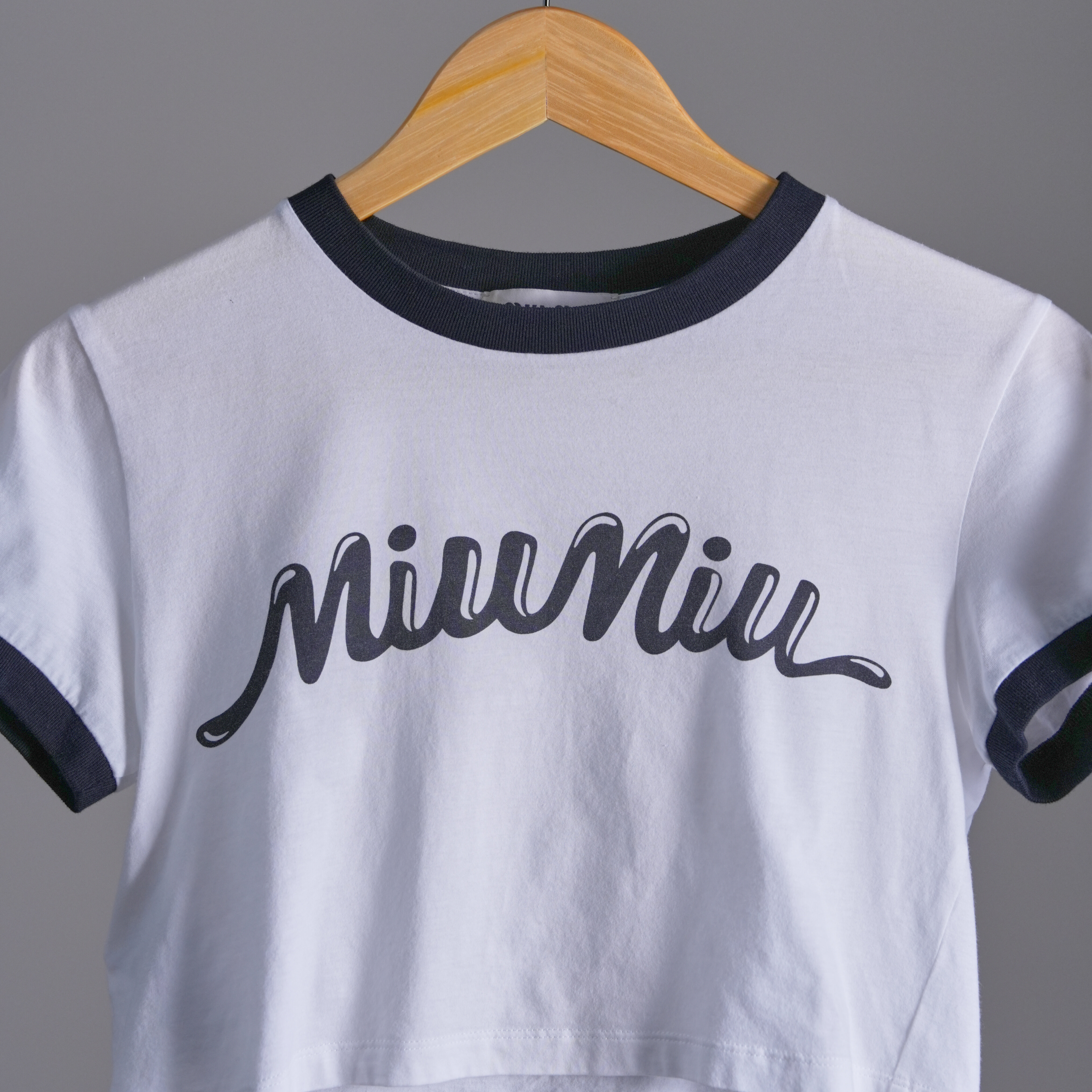 Miu Miu 白底黑邊短版短袖上衣