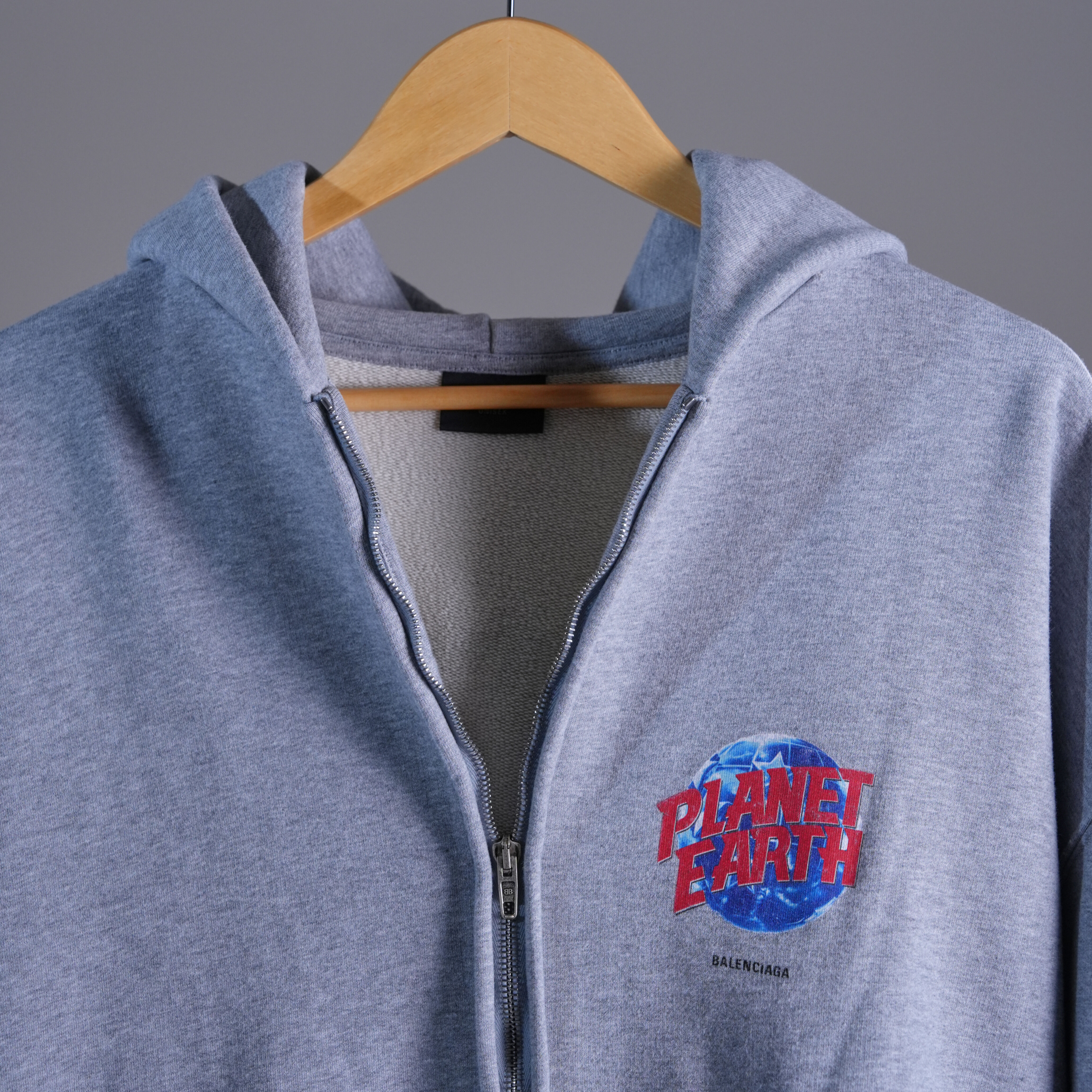 Balenciaga 灰色水洗做舊地球連帽外套 M號