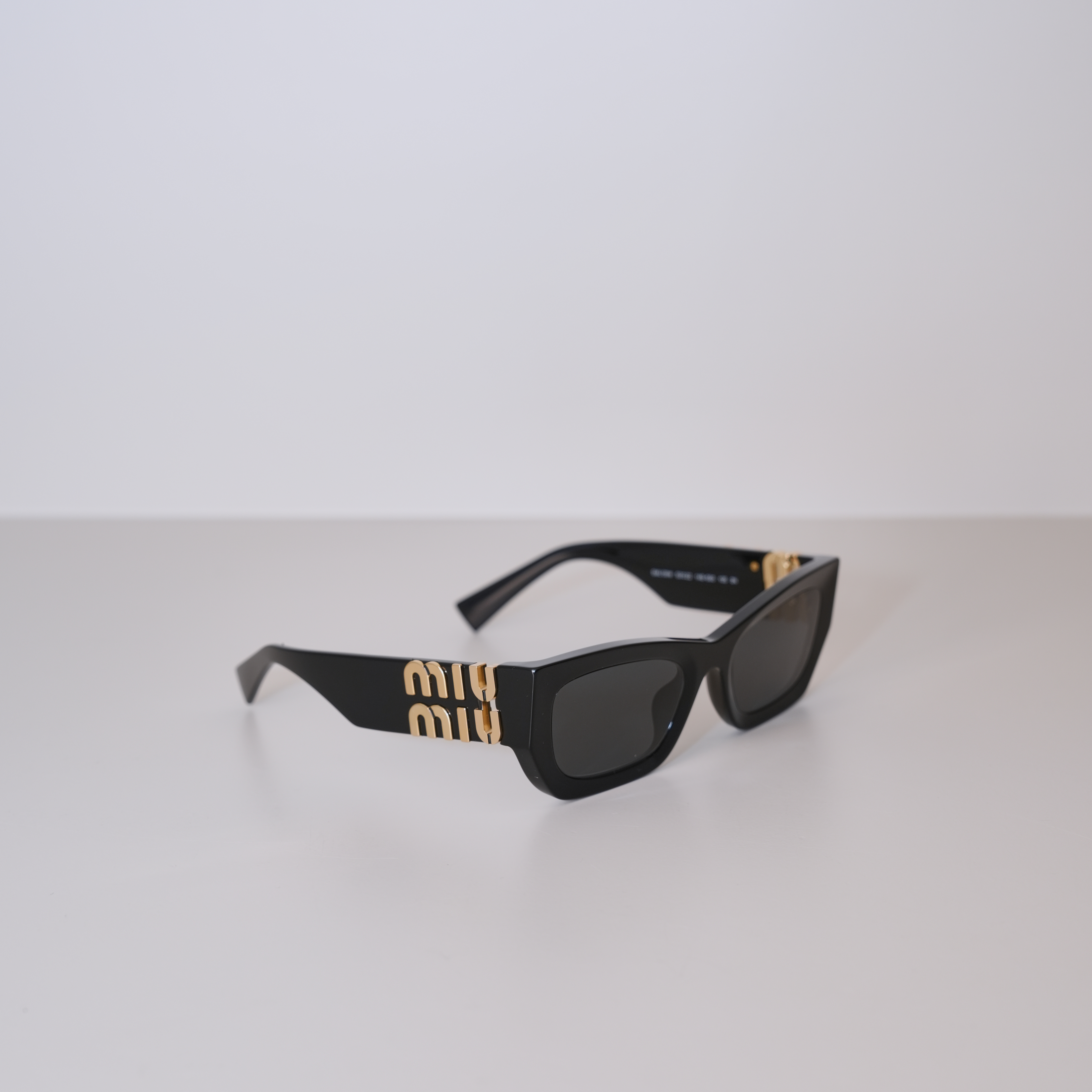 FH93 Miu Miu 黑色長方形墨鏡