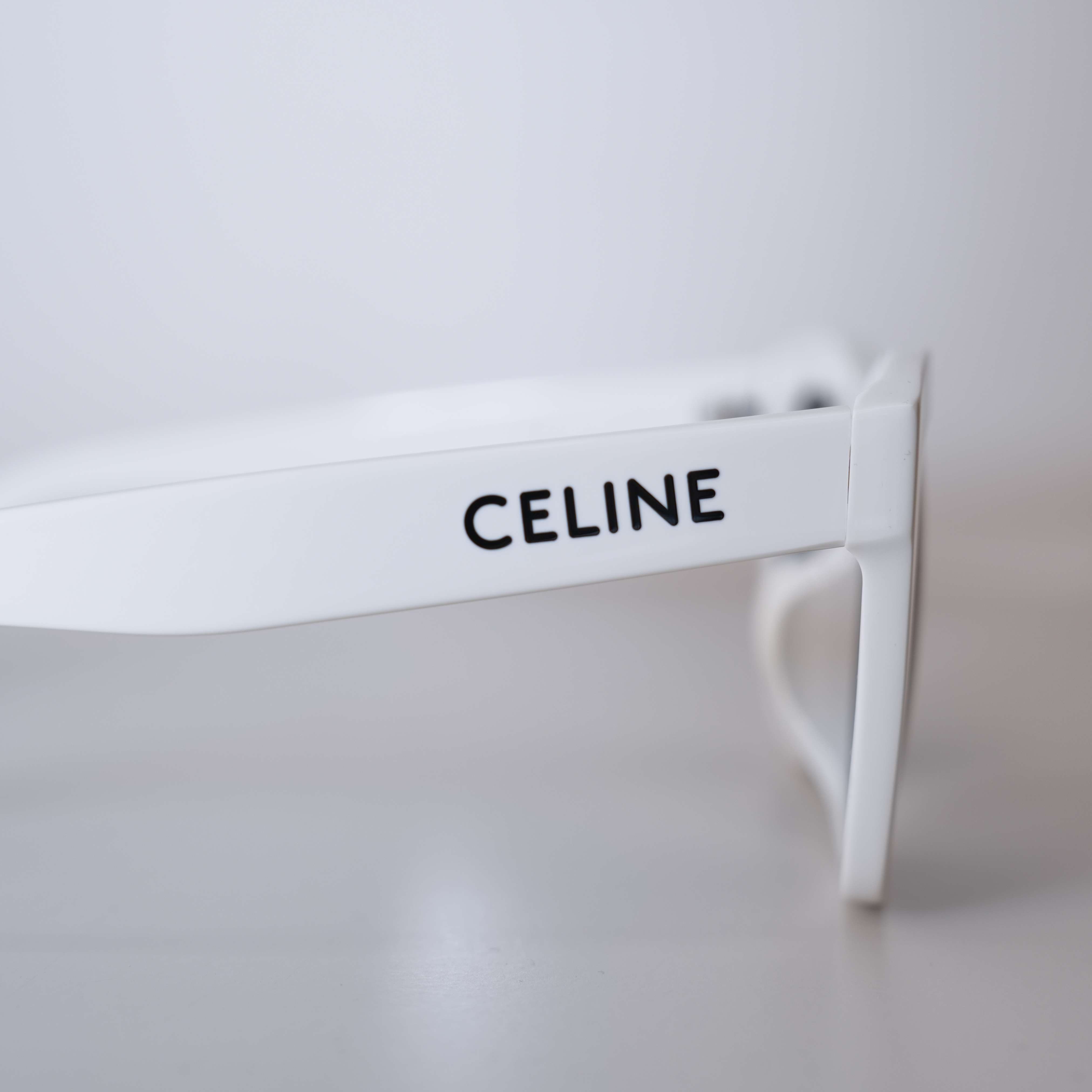 CELINE 白色方框字母墨鏡