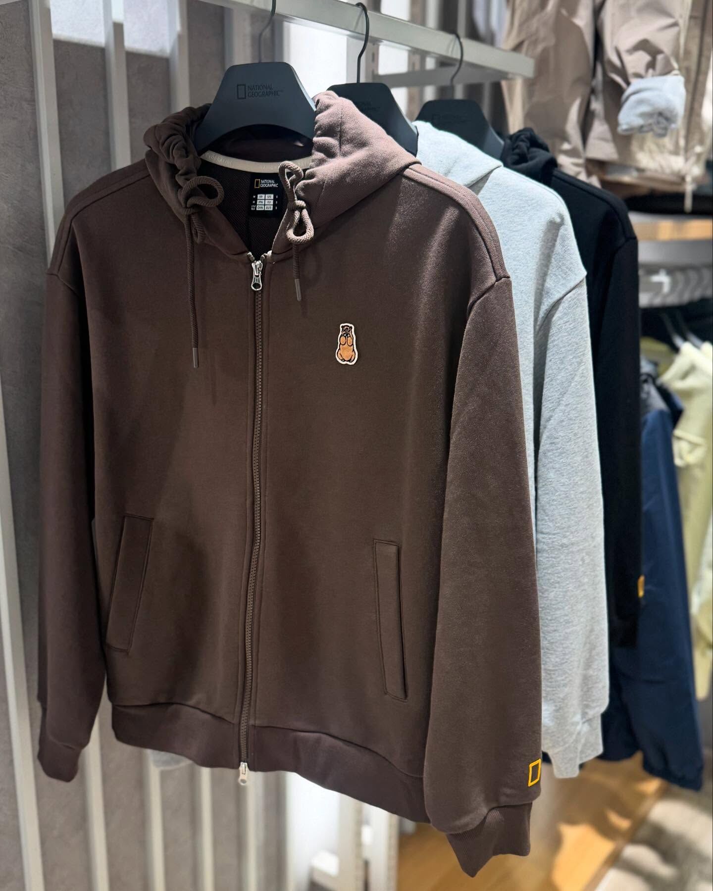 【代購】NATIONAL GEOGRAPHIC 國家地理 熊熊刺繡 LOGO 連帽 外套 N253UFT010