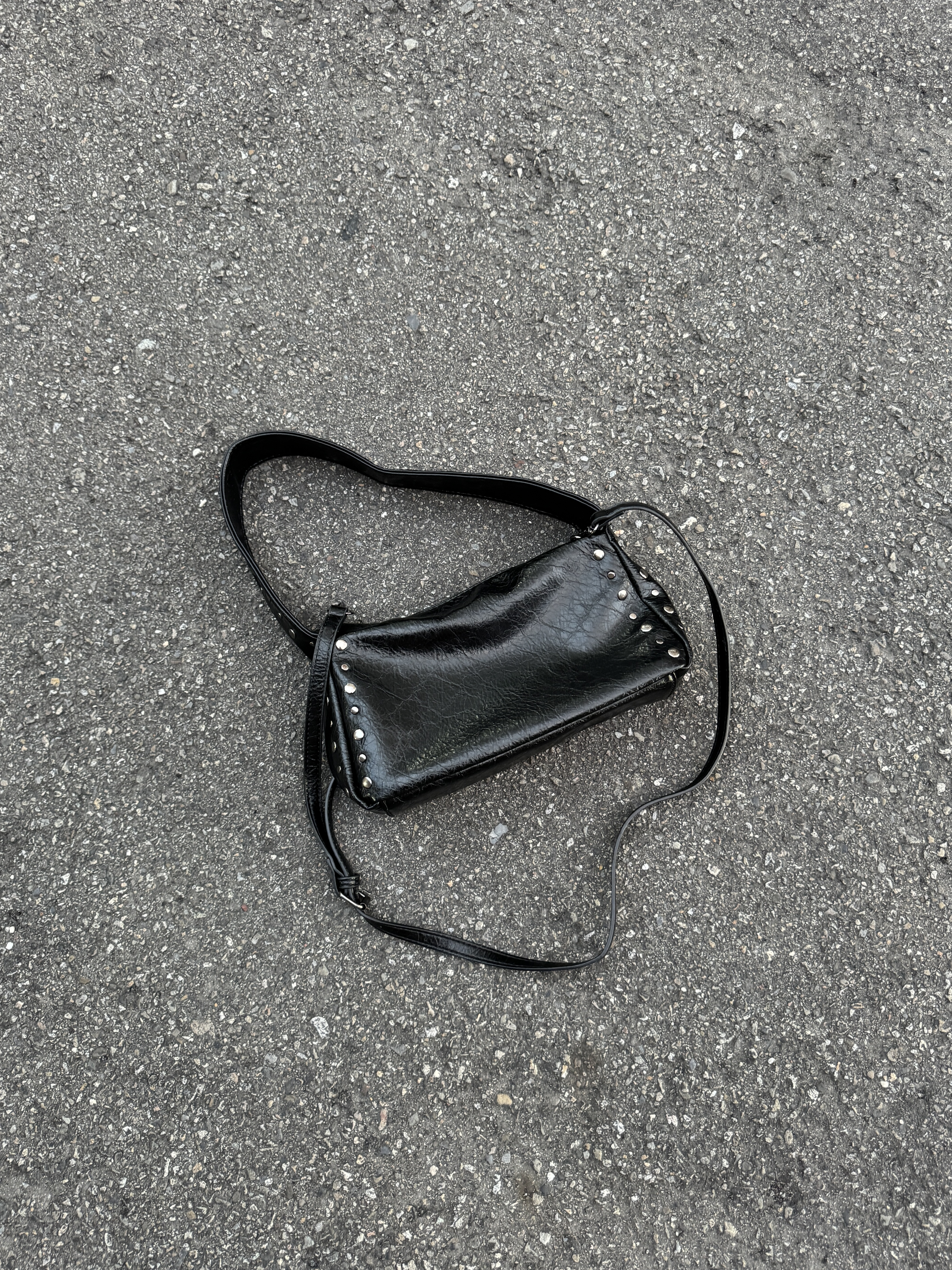 個性鉚釘軟皮腋下包(可兩用)