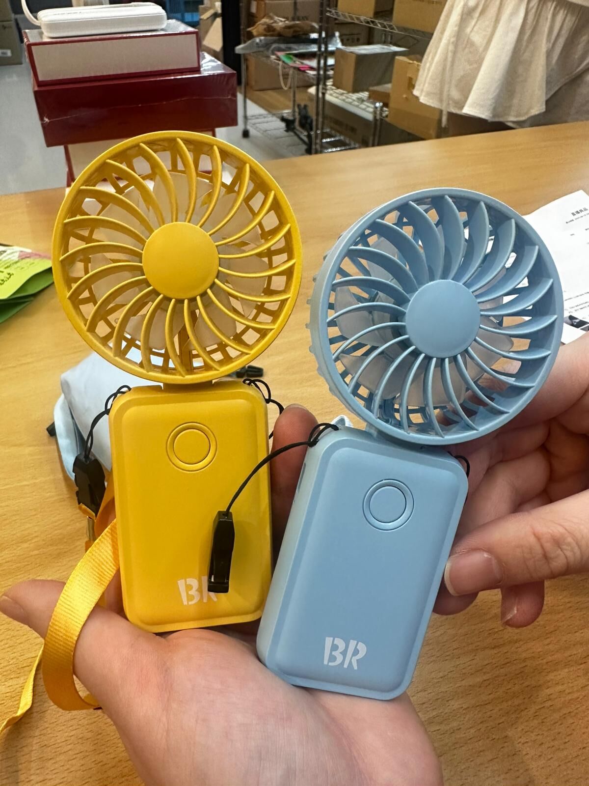 【現貨】BR LL081861 韓國超輕手提風扇