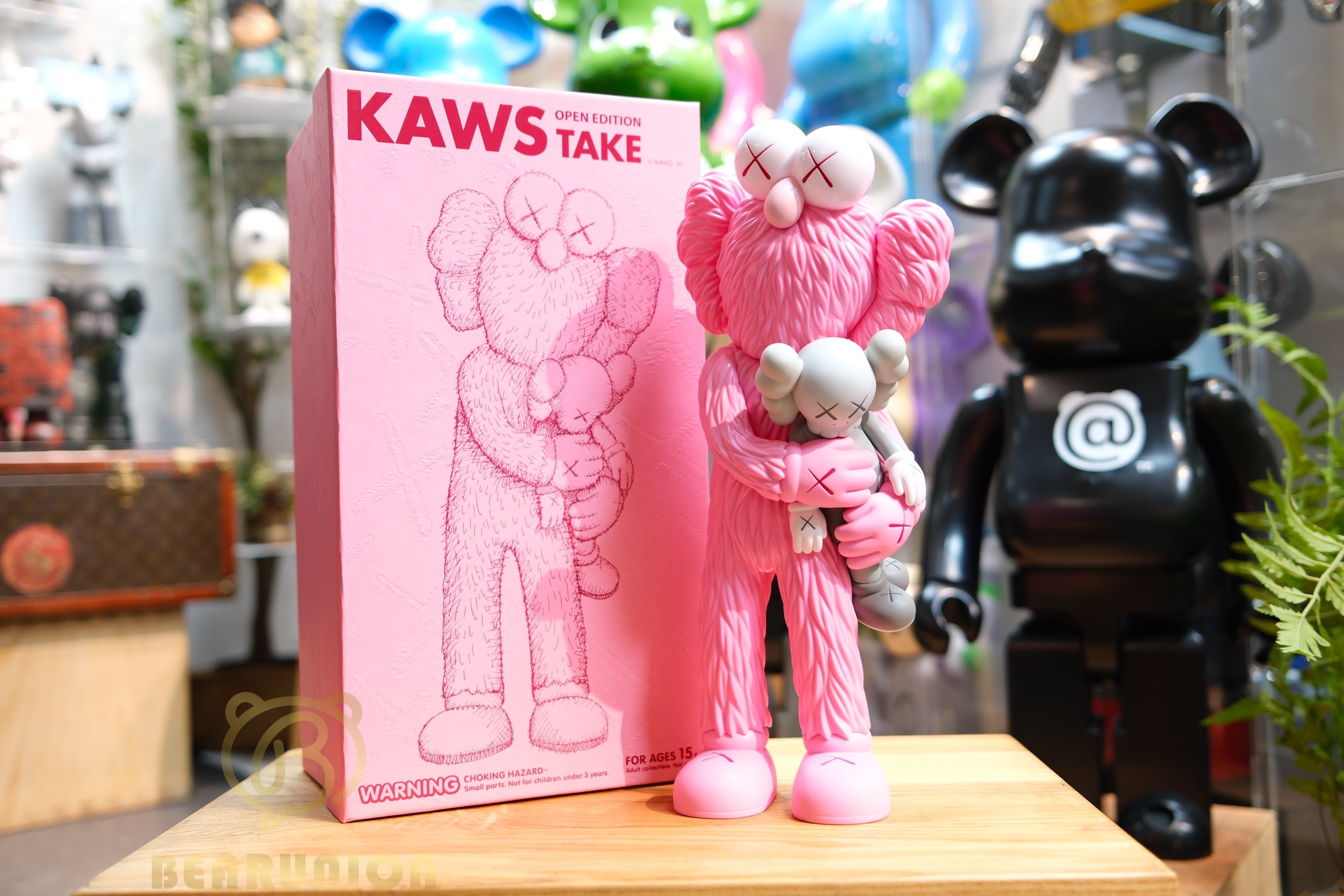 🥇現貨🥇KAWS TAKE FIGURE PINK