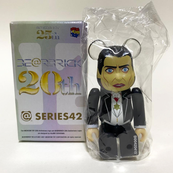 BEARBRICK 100% SERIES 42 HORROR Secret Dracula 吸血殭屍