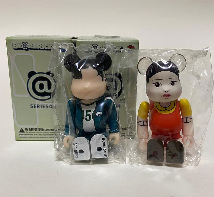 BEARBRICK 100% SERIES 44 HORROR Secret Squid Game 456 & 木頭女