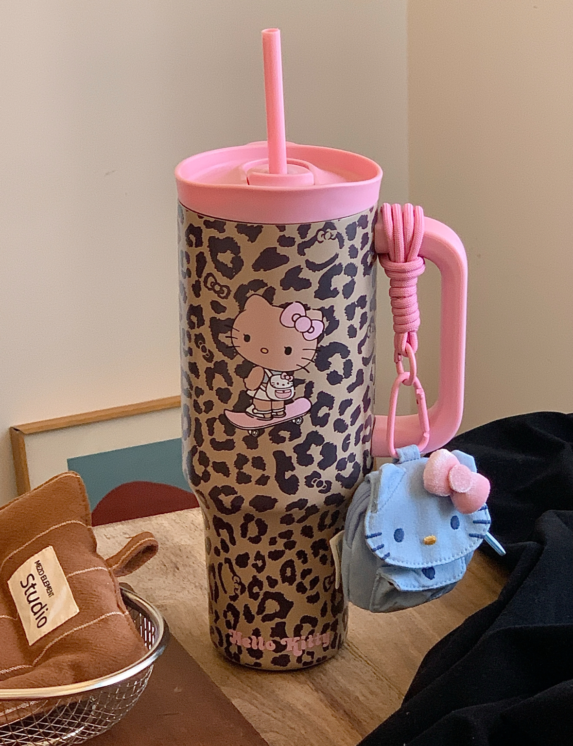 Hello Kitty x TBH 聯名款 大容量冰霸杯 保溫杯 吸管杯 凱蒂貓 宋雨琦代言 4色/預購