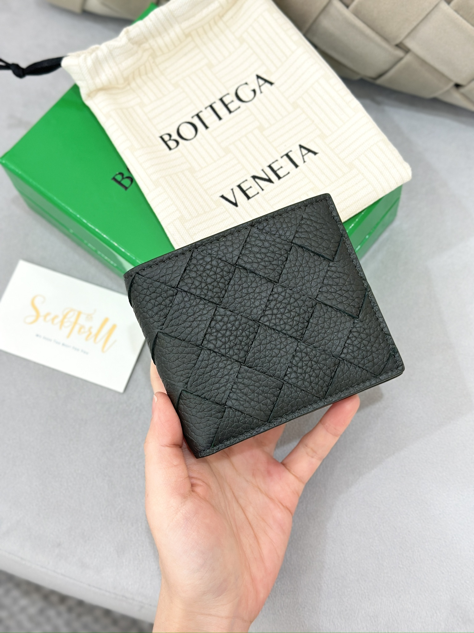 BV Intrecciato Bi-Fold Wallet in Grained Calfskin