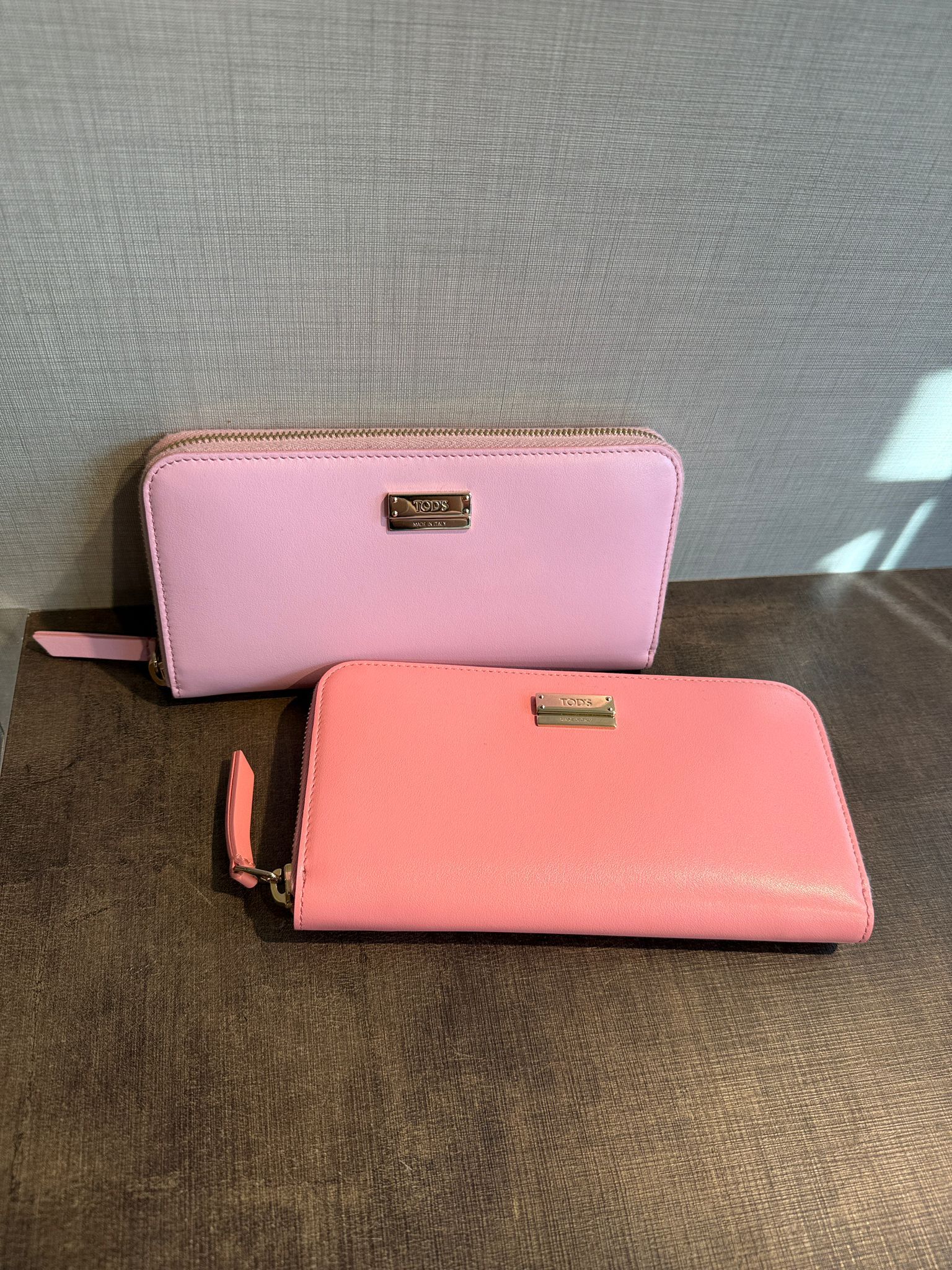 Tods XAWEN zip zround long wallet 2 colors