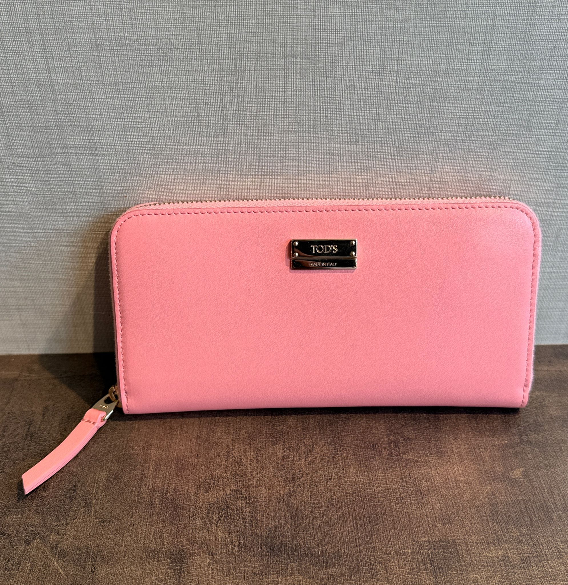 Tods XAWEN zip zround long wallet 2 colors