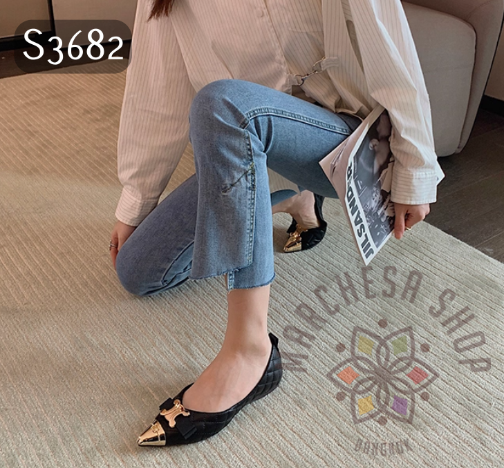 S3682 - 牛皮格紋金屬尖頭平底鞋 (大小呎碼)