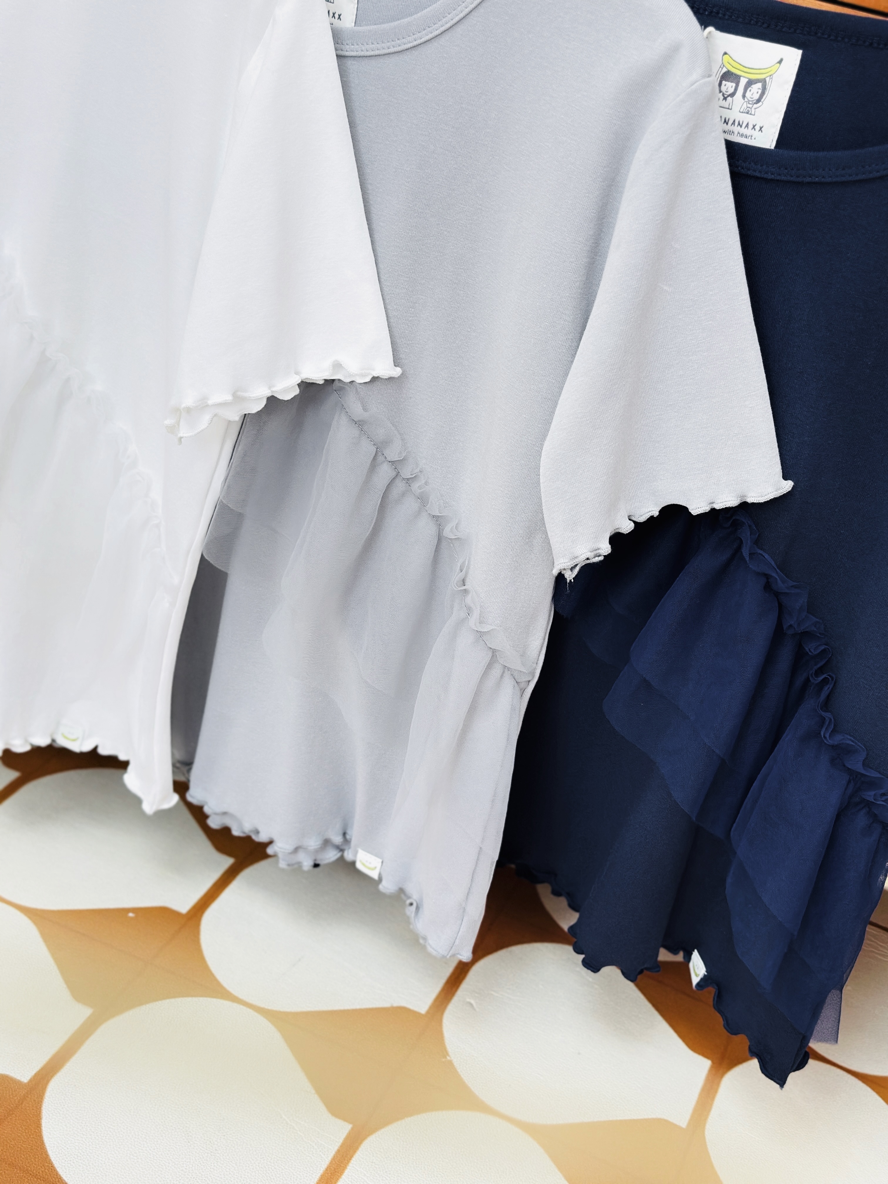 三色 / 透紗斜荷葉拼接短袖上衣 / Sheer Frill Patchwork Short Sleeve Top