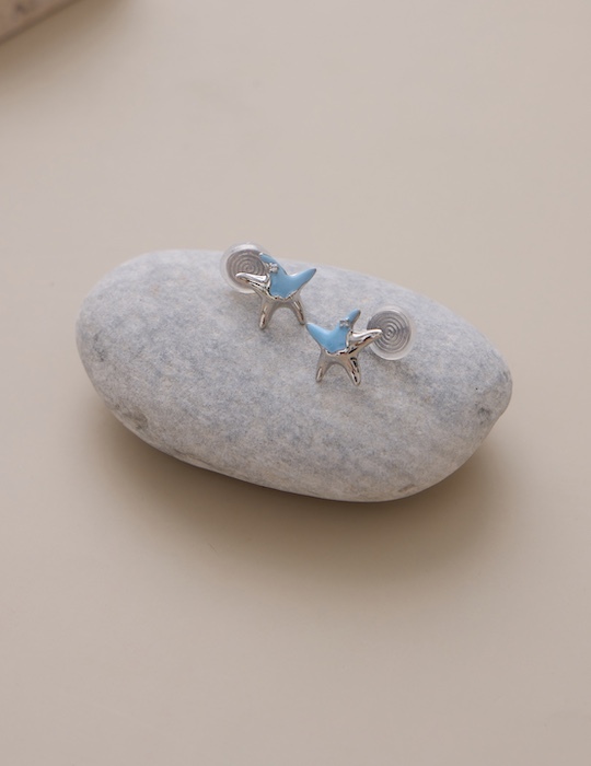 湛藍海星。夾式耳環