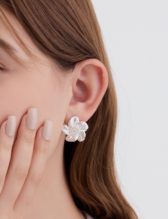 戀愛少女 。夾式耳環