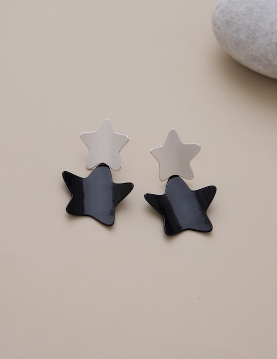 個性垂掛星星。銀針耳環