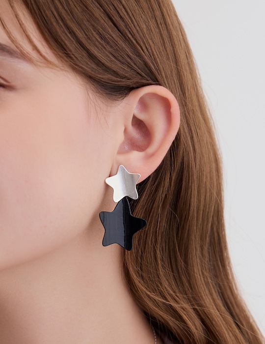 個性垂掛星星。夾式耳環