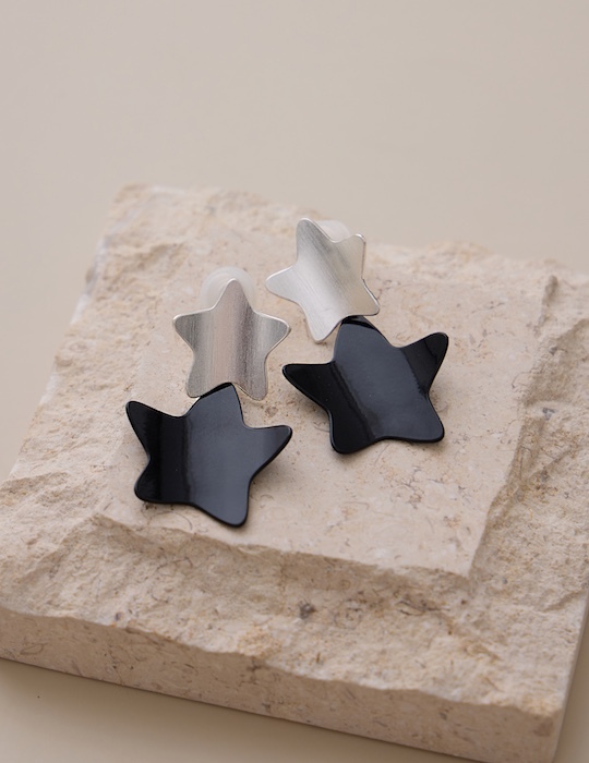 個性垂掛星星。夾式耳環
