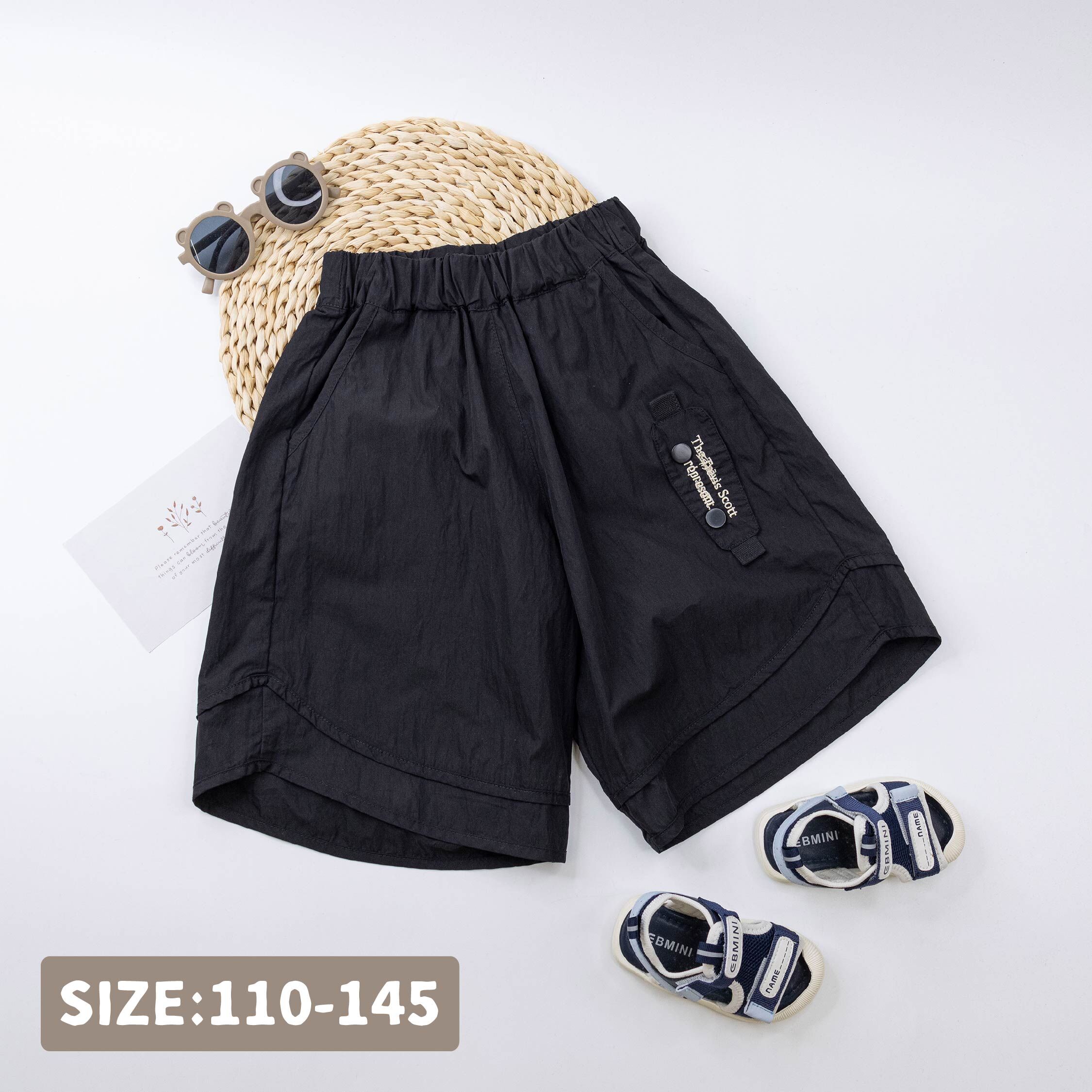 【H50807】流行英字刺繡鈕釦休閒短褲