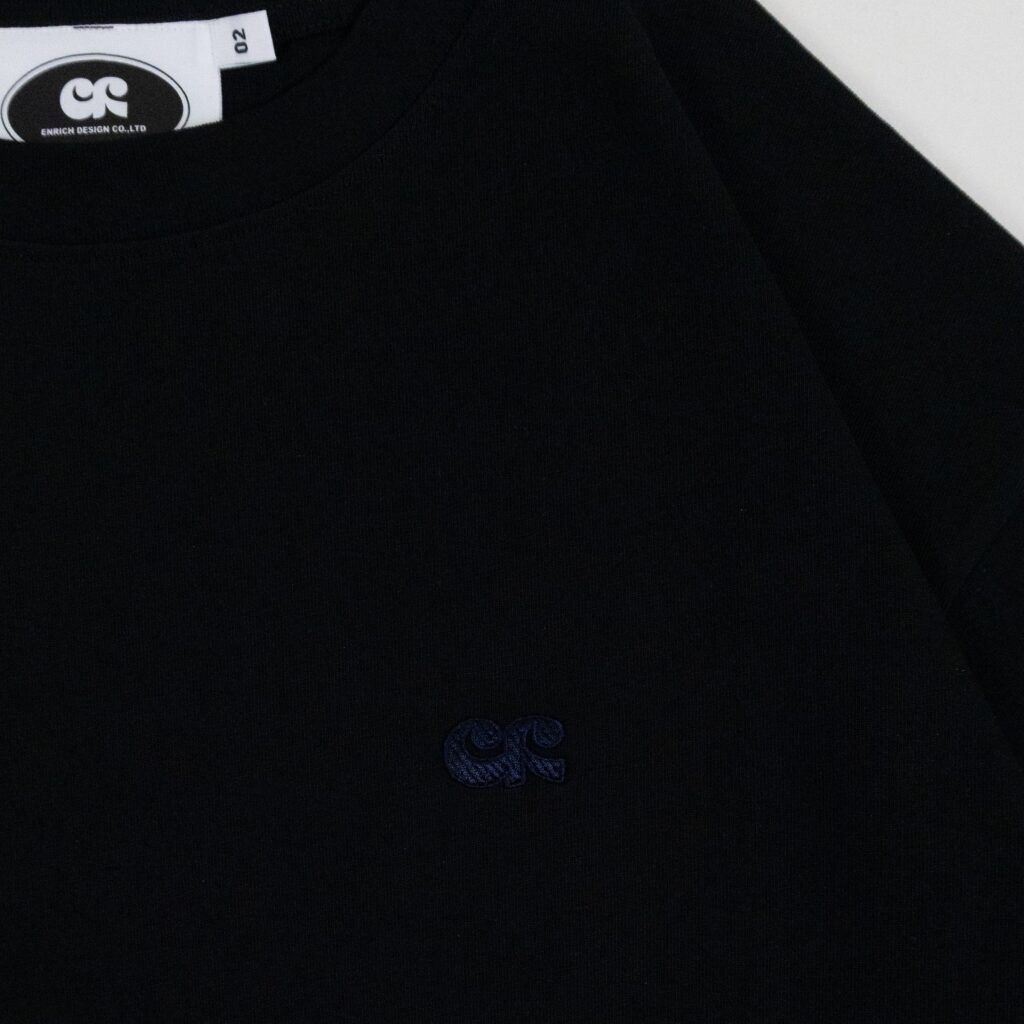 左胸小刺繡厚磅 T-Shirt - Black