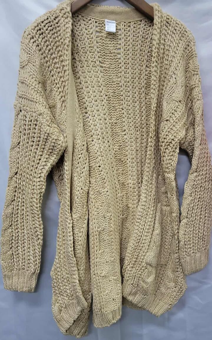 女裝 無鈕針織長外套 （清貨價貨品，不設退換）AT8 373