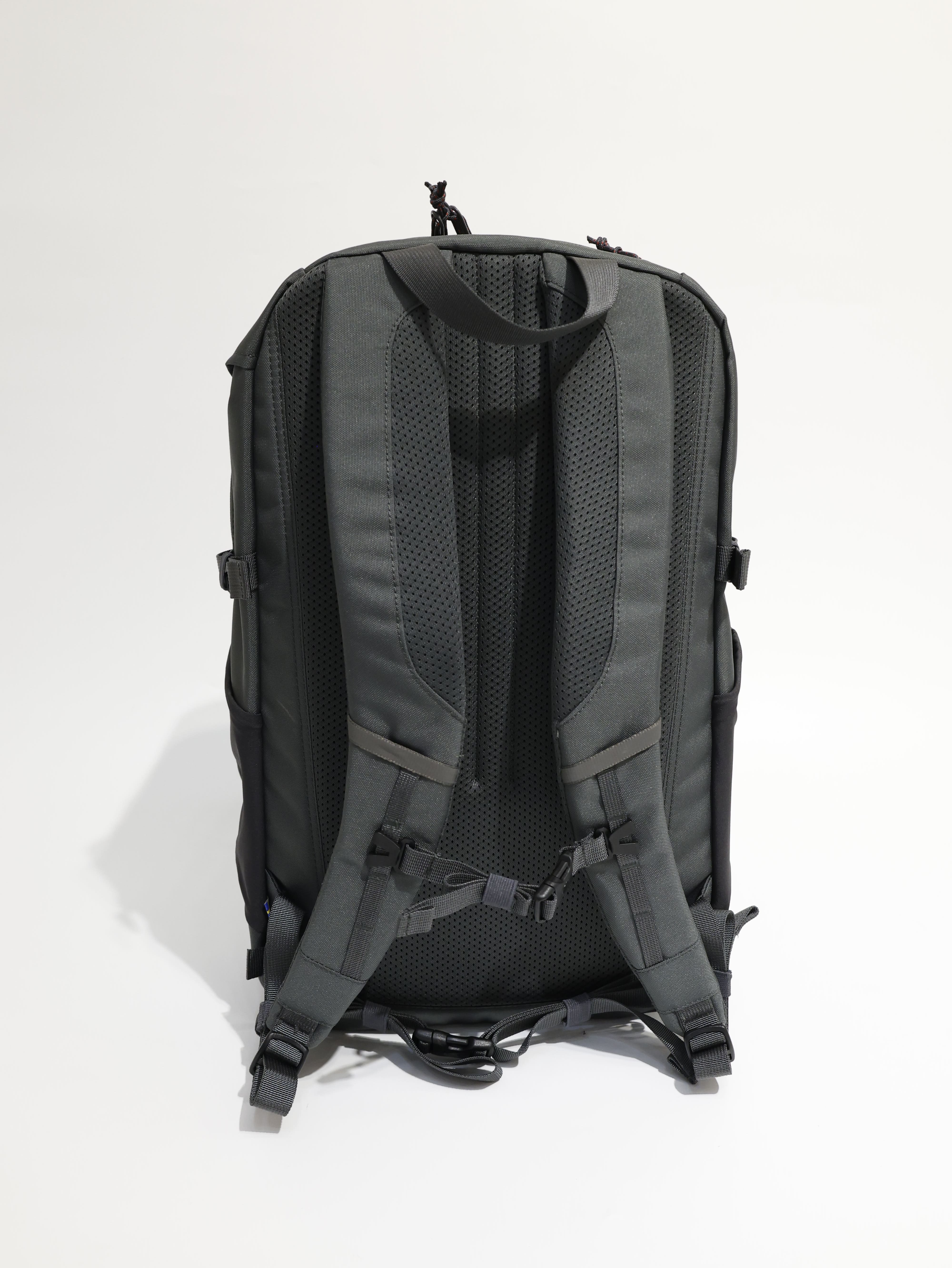 FJALLRAVEN 小狐狸 Skule 28 後背包 筆電包 FR23346
