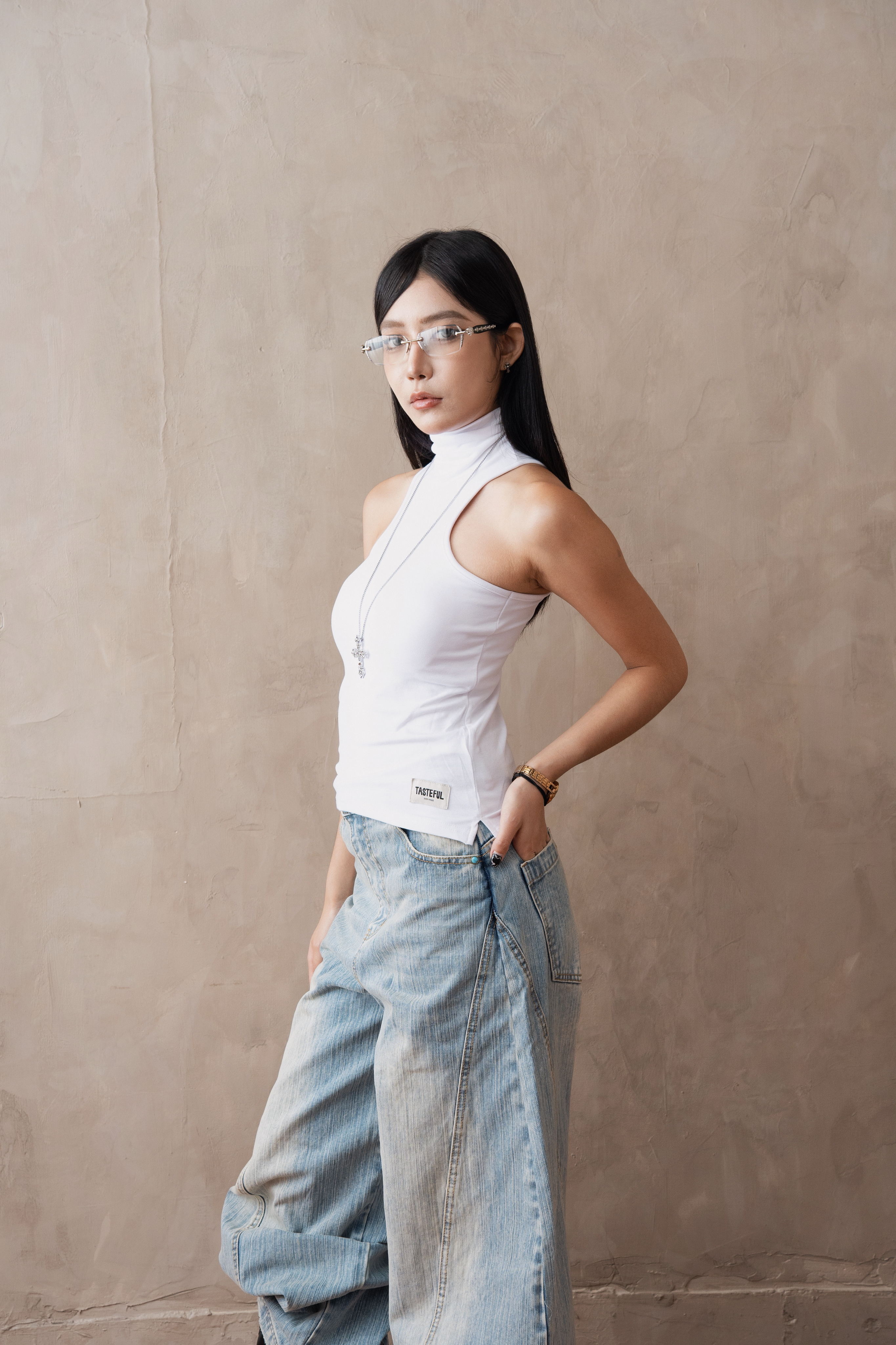 TASTEFUL 厚杯 高領 胸墊 挖空設計 #上衣