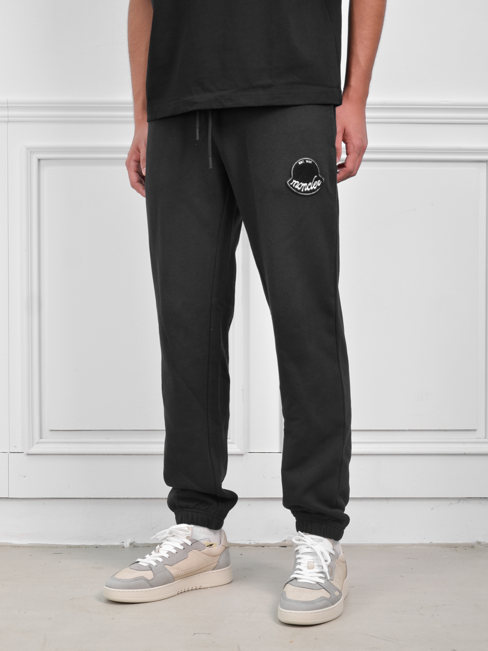 Moncler logo-patch Sweatpants Black 小LOGO運動褲【K20918H0000589AZU 】