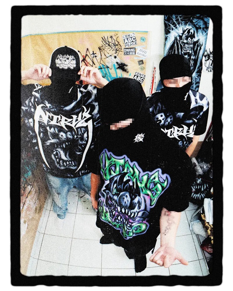 VIRUSWORLD x MAD DOG 聯名 金屬惡犬 短袖