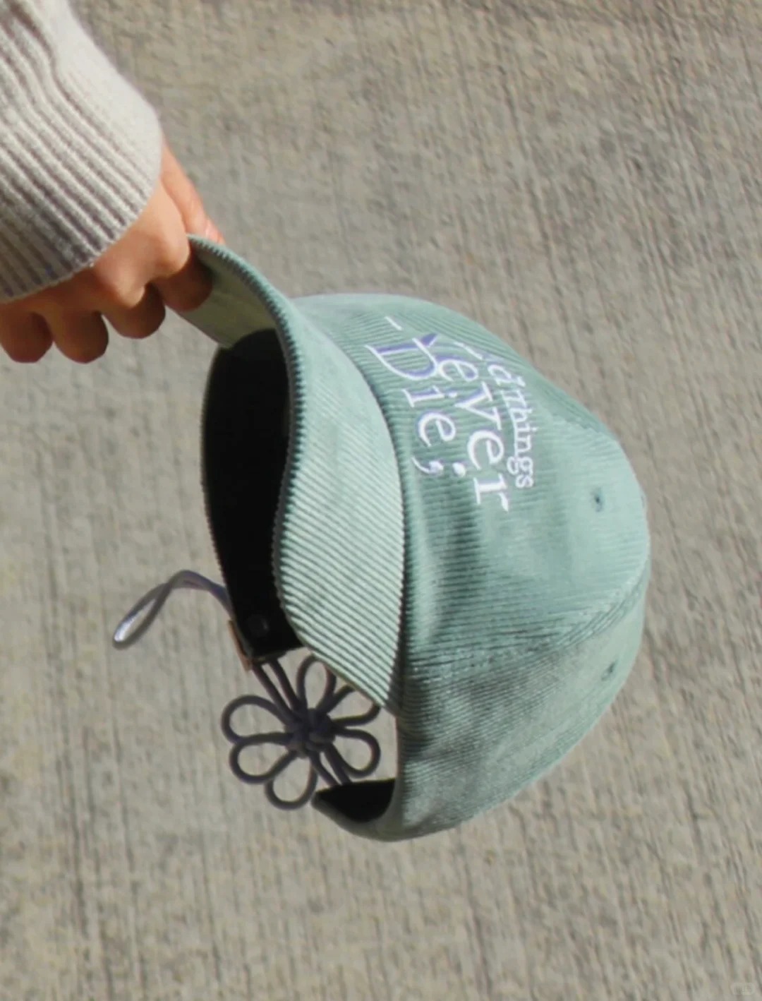 #現貨供應🇰🇷韓國 ONGO FLOWER KNOT CAP "燈芯絨" 花型綁帶 棒球帽 老帽