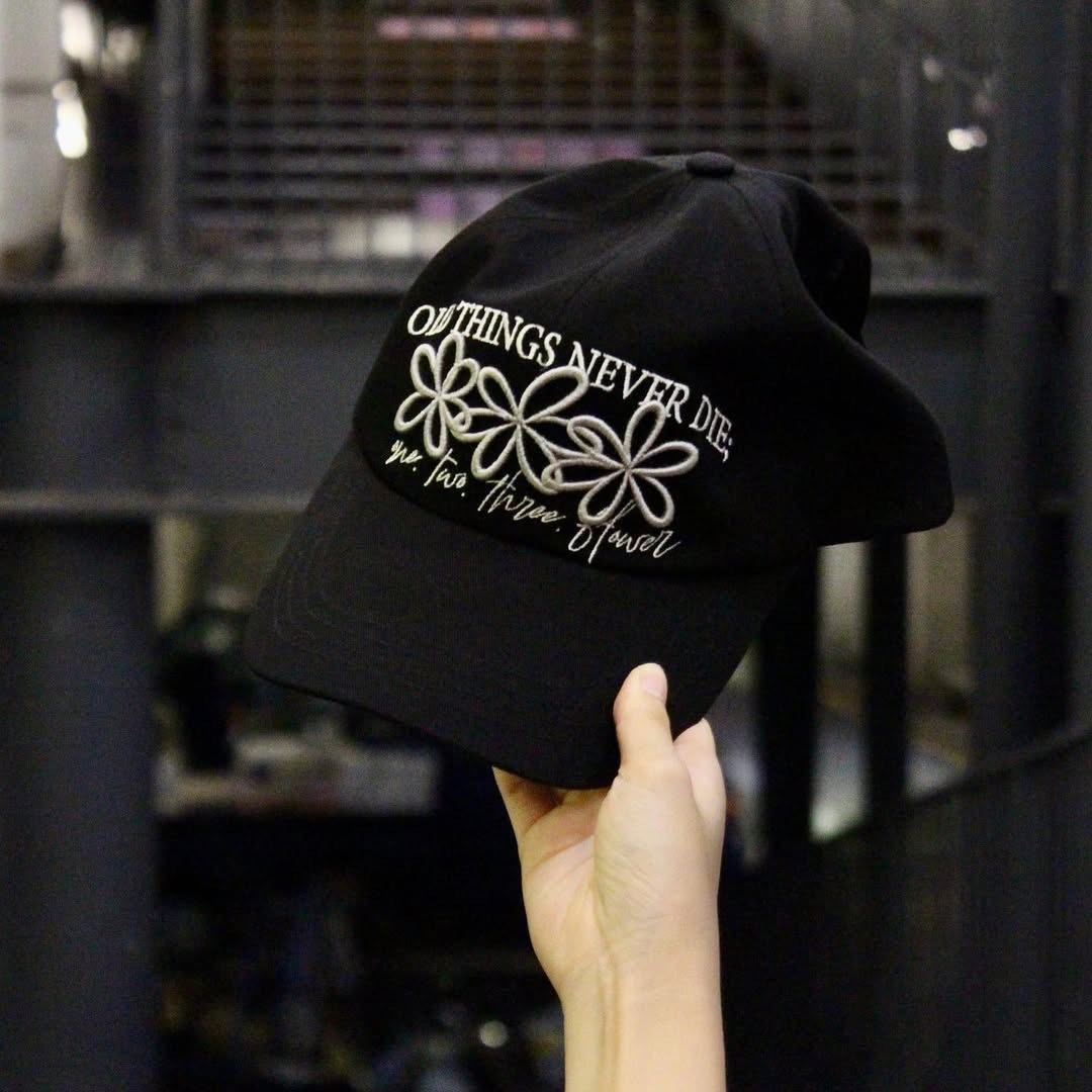 #現貨供應🇰🇷韓國 ONGO FLOWER KNOT CAP "三色花結" 花型綁帶 棒球帽 老帽