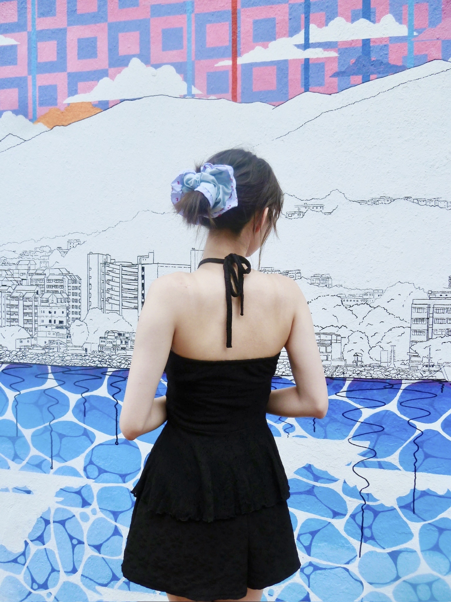 #V020 掛脖皺褶飄逸上衣