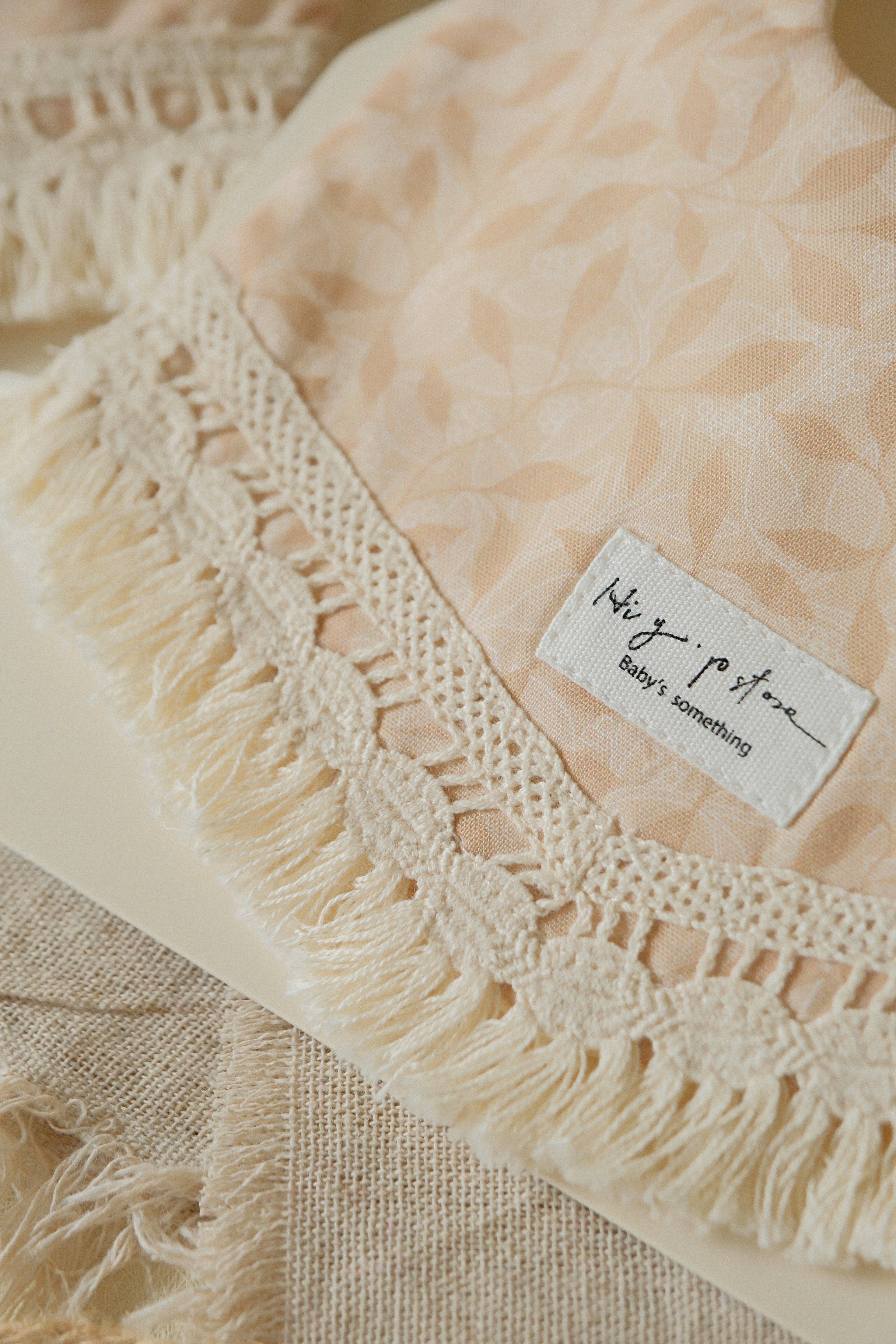 Hi Y.P store-手作圍兜-葉語微光