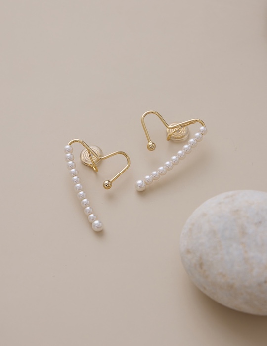 熱戀環繞珍珠。夾式耳環